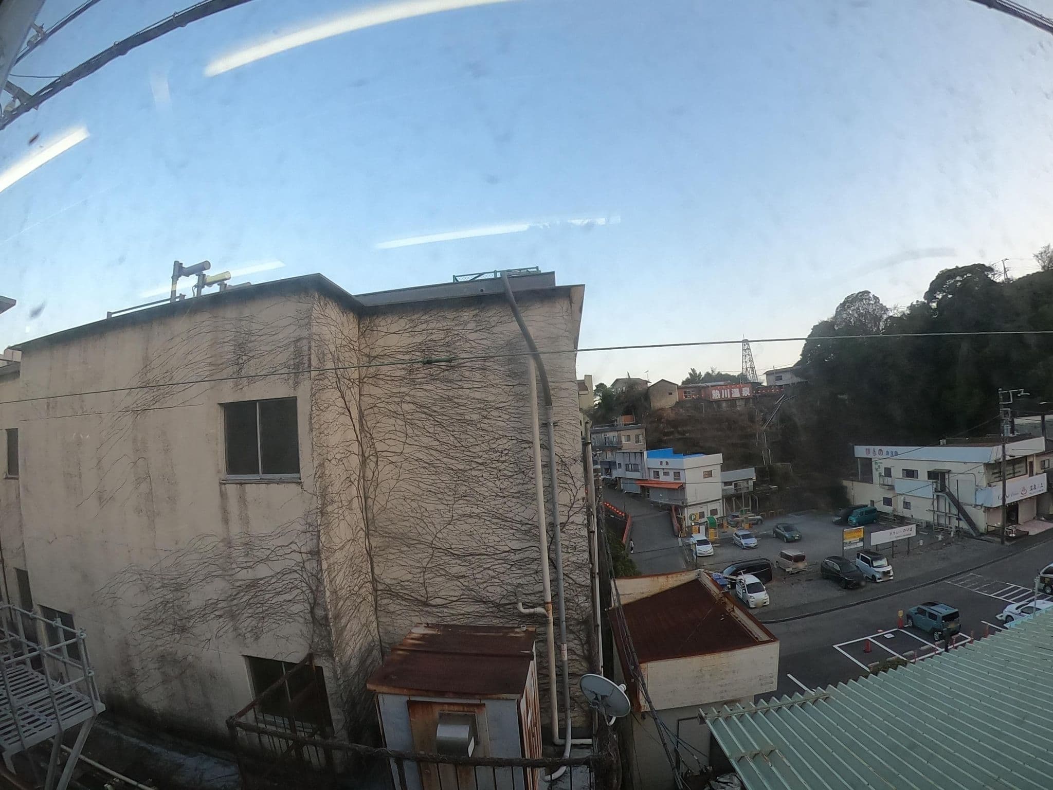 Street view near 熱川温泉源泉湯守り 玉翠館, Inatori — © castletrain (CC BY-SA · Mapillary)