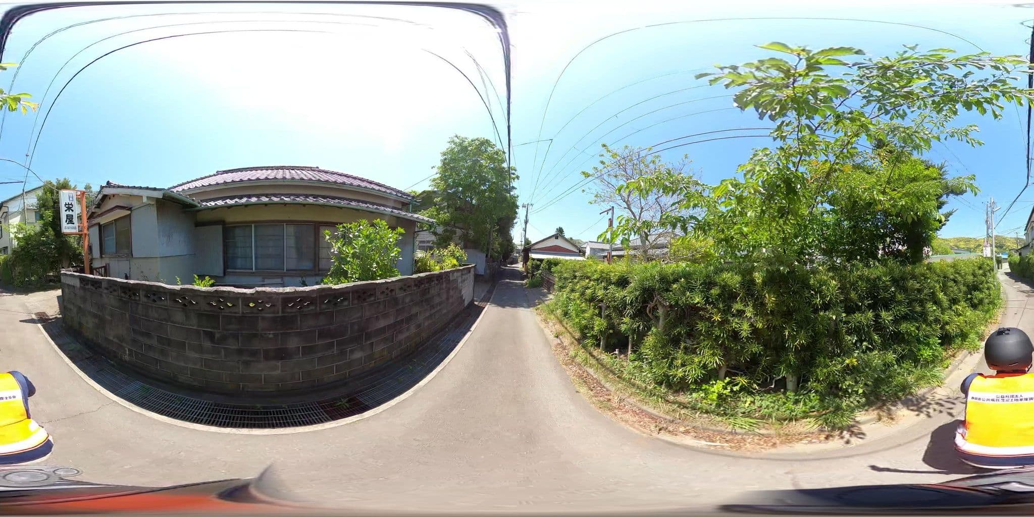 Street view near 温泉民宿栄屋, Kawazu-ikadaba — © munetipra (CC BY-SA · Mapillary)