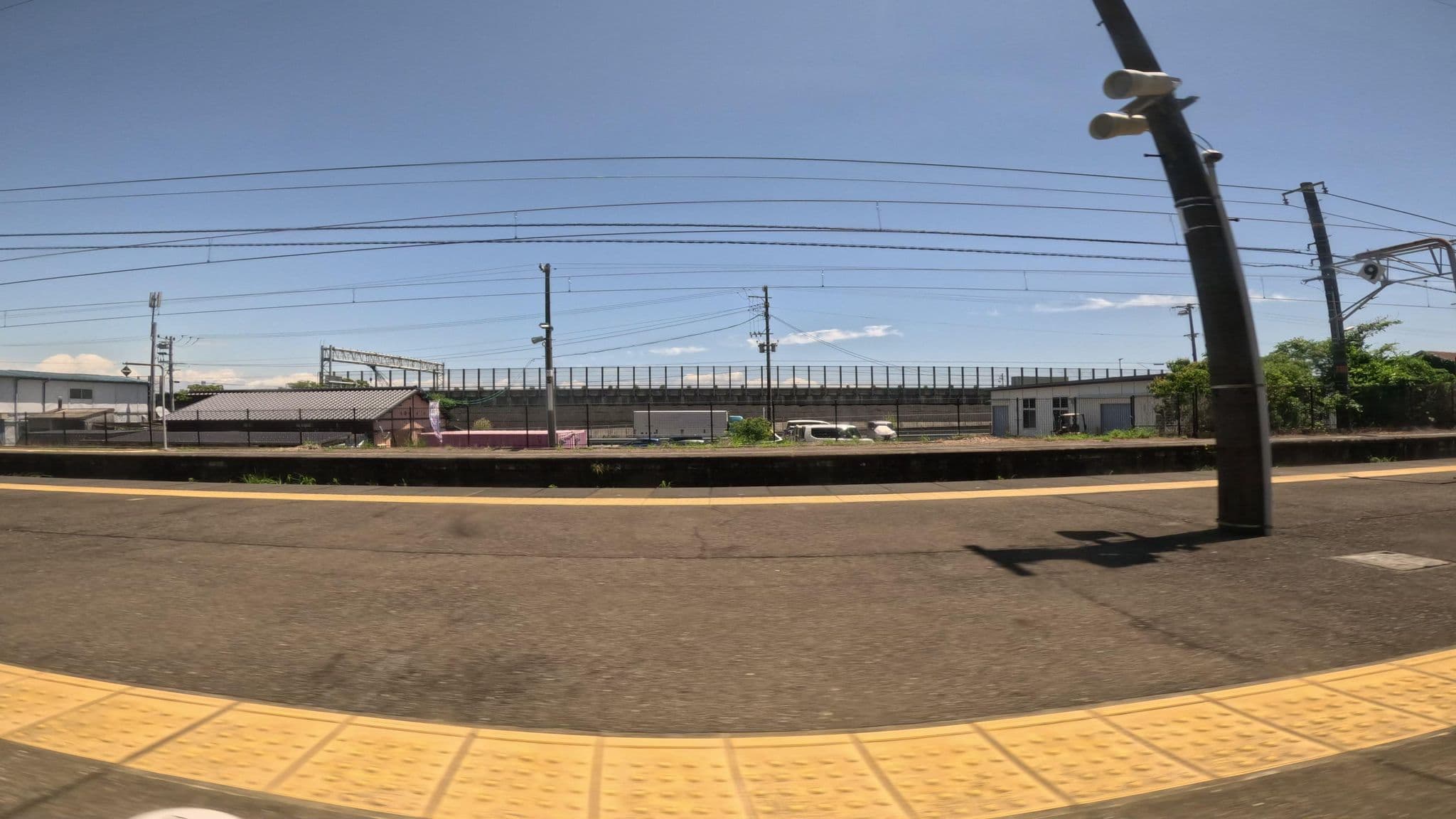 Street view near 見晴旅館, Kanbara — © okadatsuneo (CC BY-SA · Mapillary)