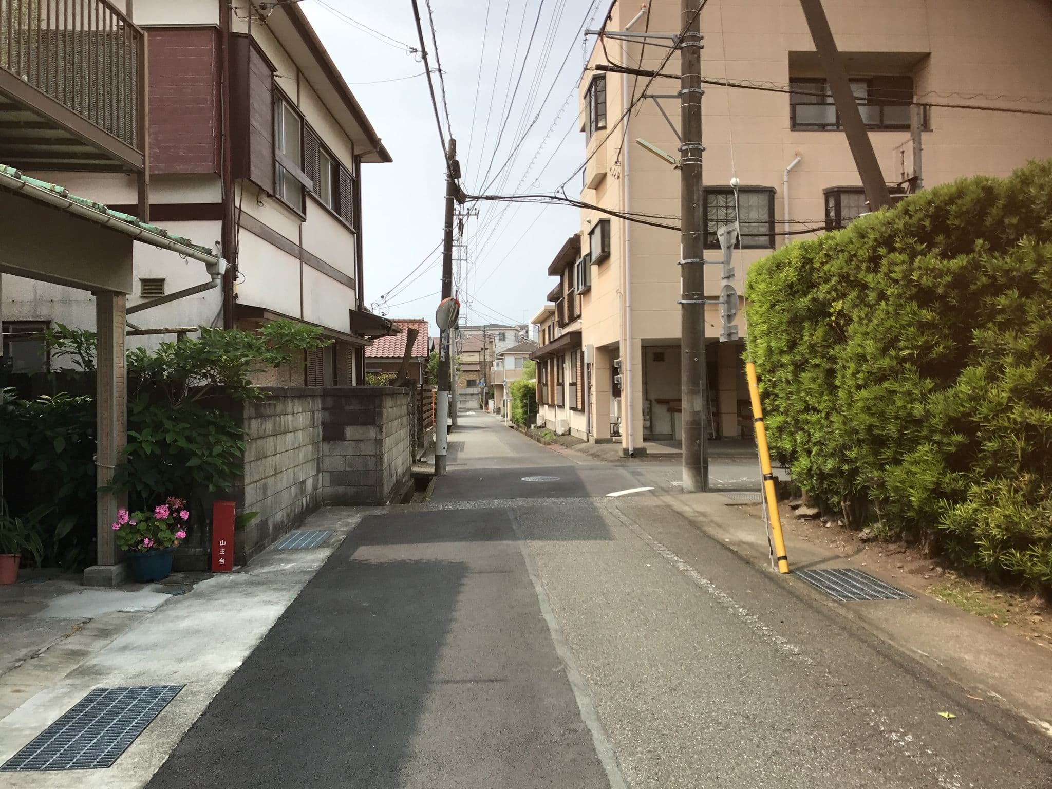 Street view near かどや旅館, Numazu — © yaritsusozai (CC BY-SA · Mapillary)