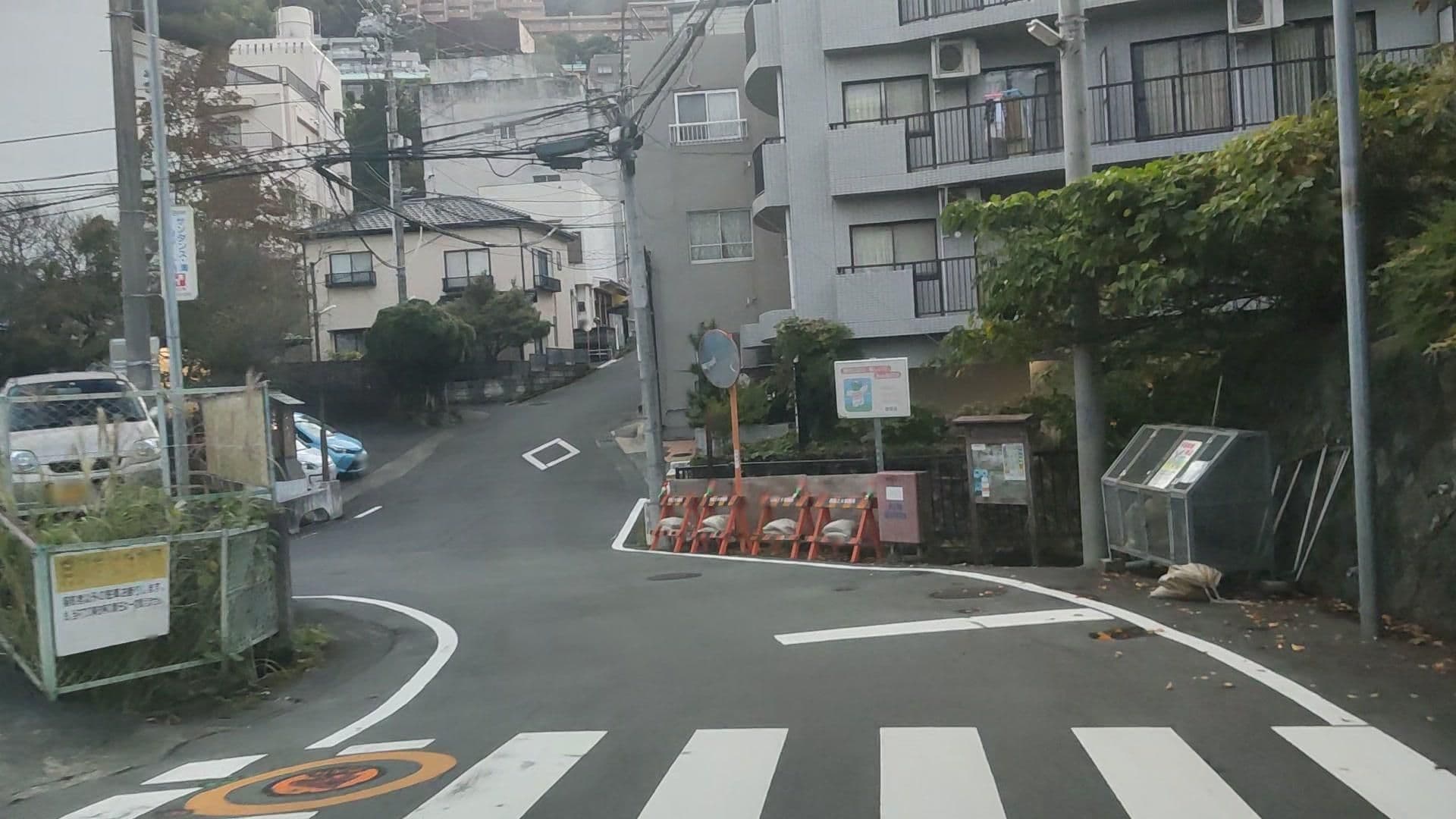 Street view near 熱海温泉 湯之宿 おお川, Atami — © drivephotograph (CC BY-SA · Mapillary)