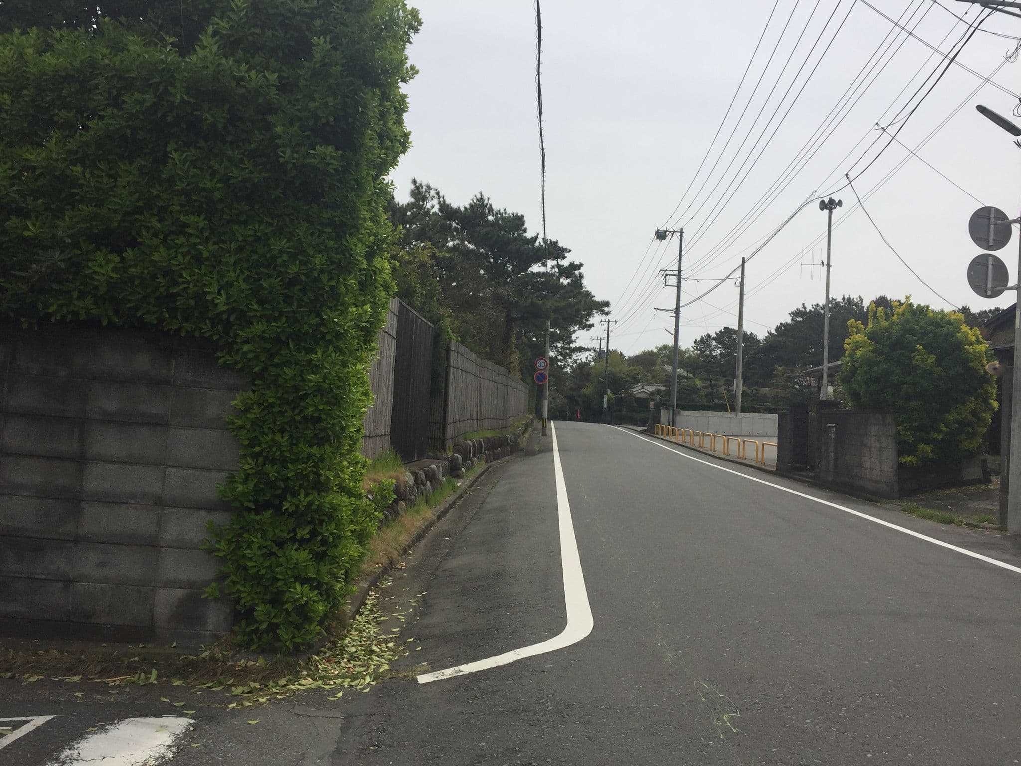 Street view near 千本松・沼津倶楽部, Numazu — © yaritsusozai (CC BY-SA · Mapillary)