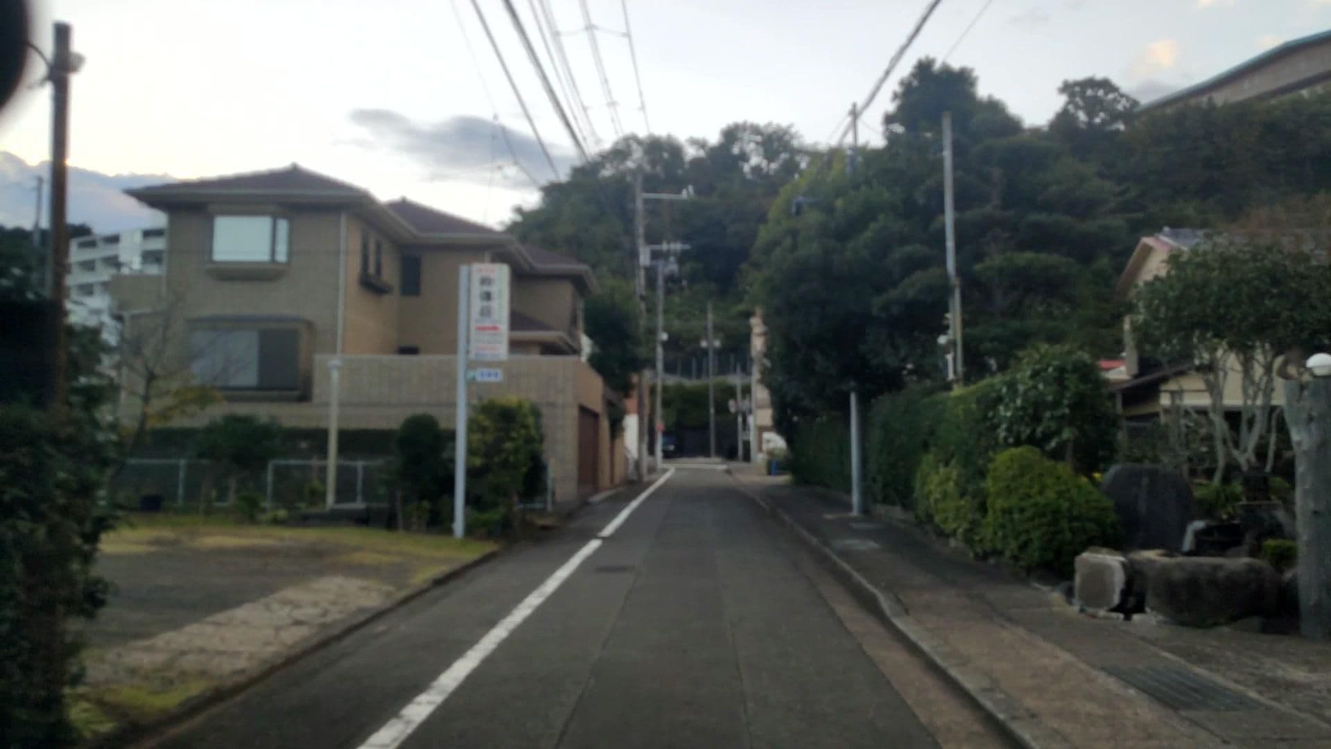 Street view near 鈴伝荘, Itō — © drivephotograph (CC BY-SA · Mapillary)