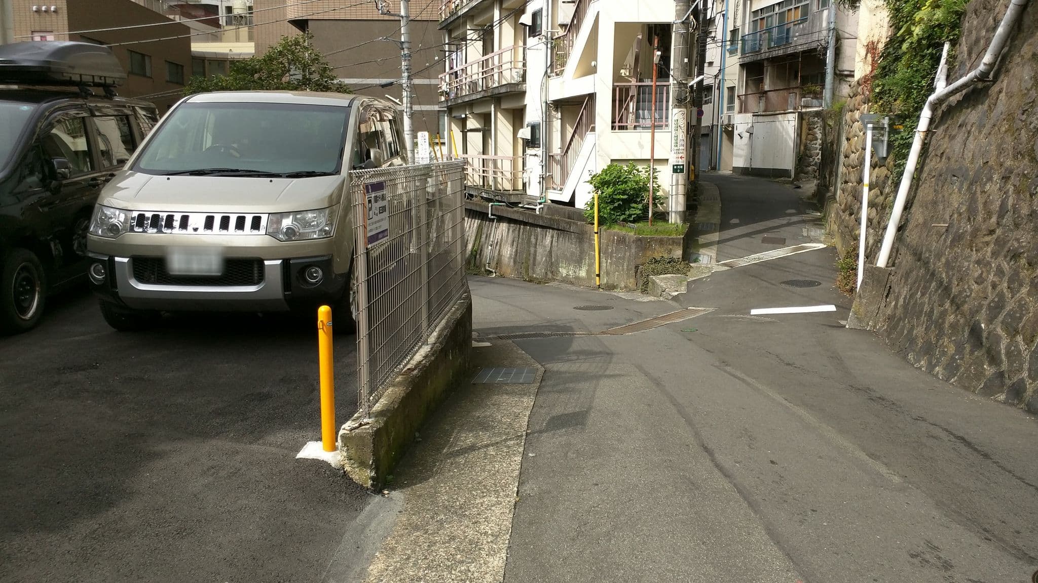 Street view near 瑞宝荘, Atami — © tm3594 (CC BY-SA · Mapillary)