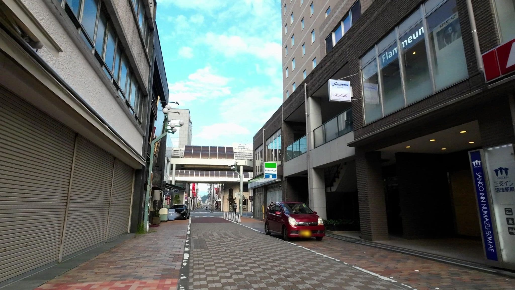 Street view near 三交イン沼津駅前, Numazu — © drivephotograph (CC BY-SA · Mapillary)