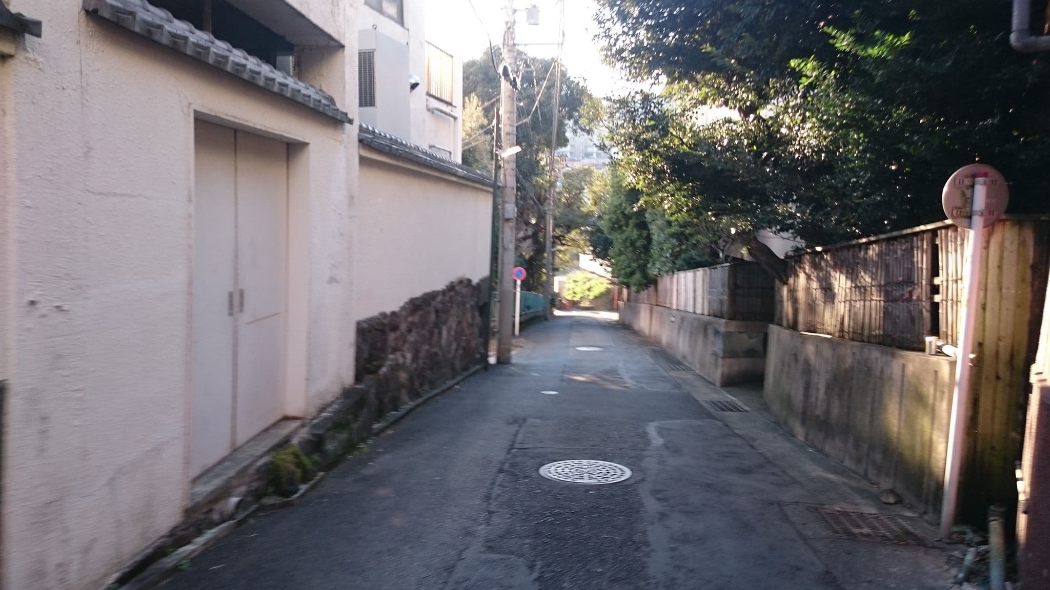 Street view near 漆宝閣, Atami — © yaritsusozai (CC BY-SA · Mapillary)