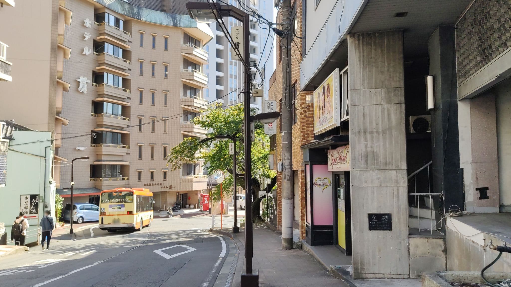 Street view near ホテル 貫一, Atami — © drivephotograph (CC BY-SA · Mapillary)
