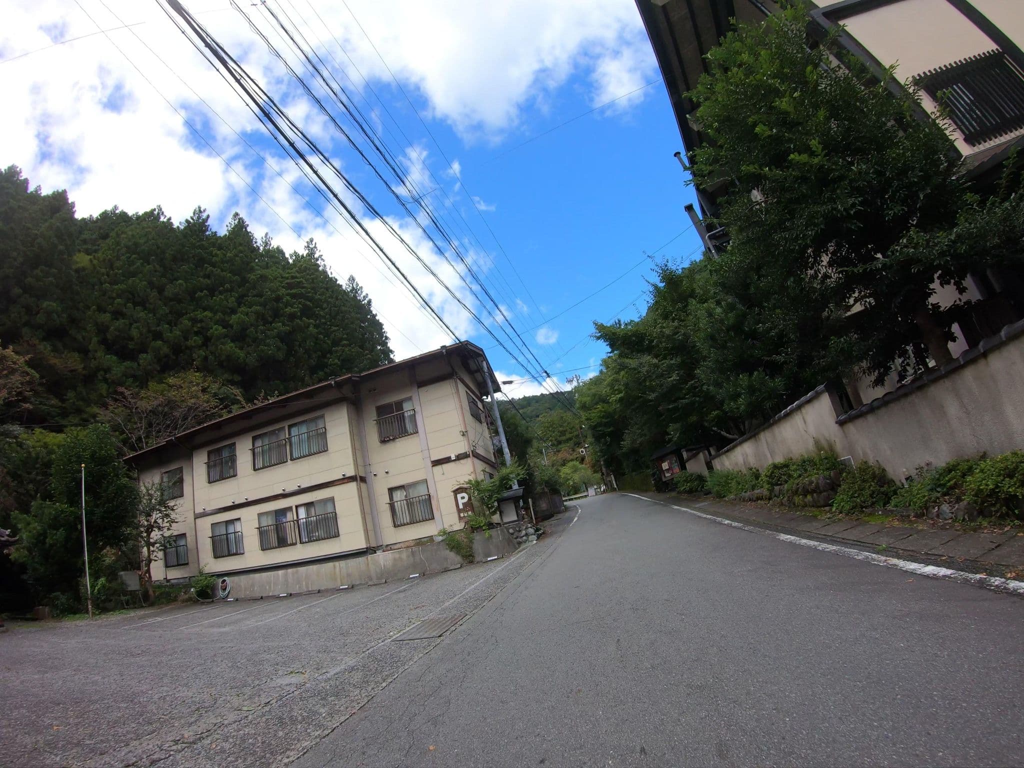 Street view near 寸又峡温泉 温泉民宿 深山, Tanokuchi — © kudarisenmon (CC BY-SA · Mapillary)
