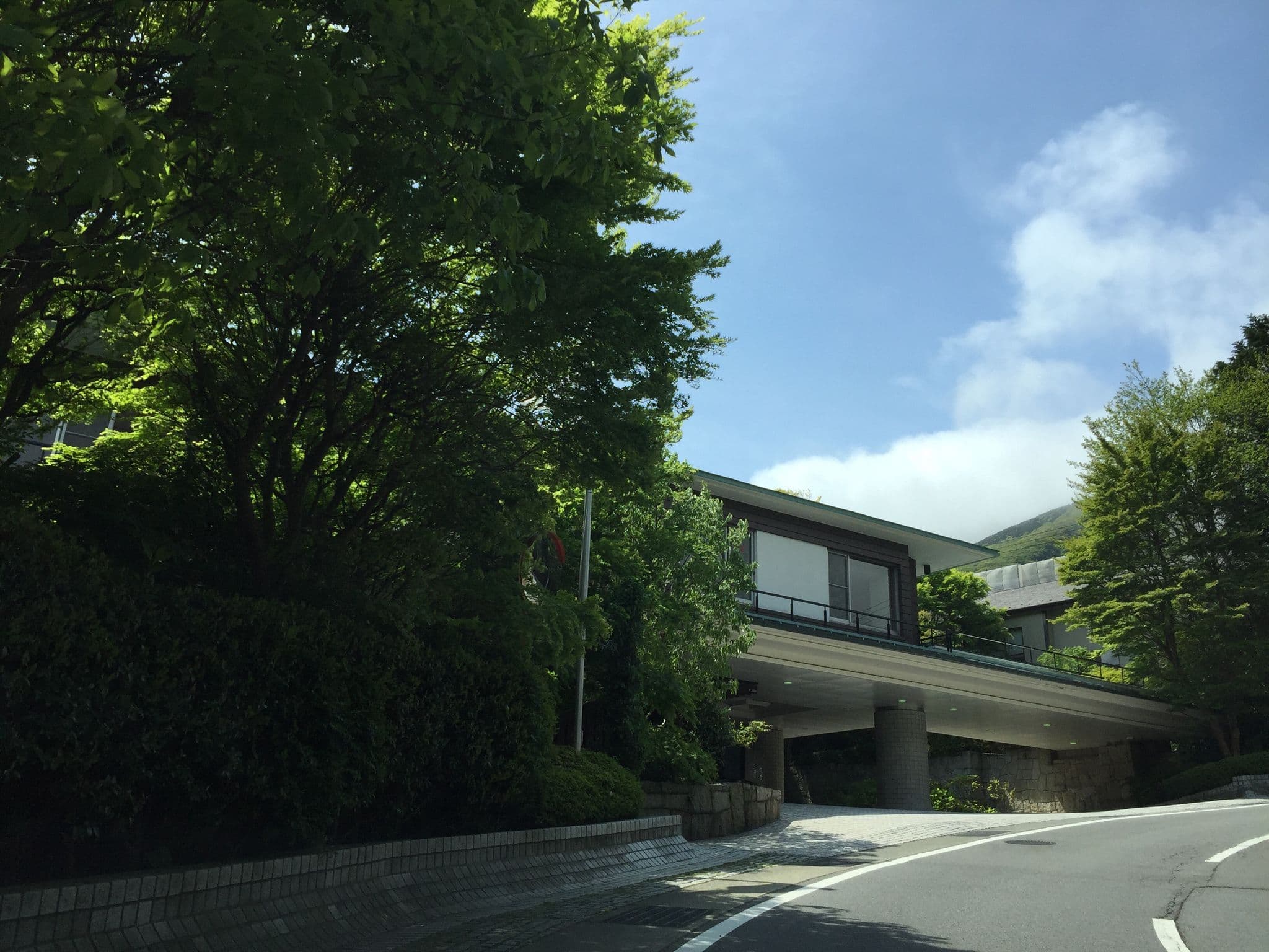 Street view near ラフォーレ倶楽部 箱根強羅 湯の棲, Hakone — © yaritsusozai (CC BY-SA · Mapillary)
