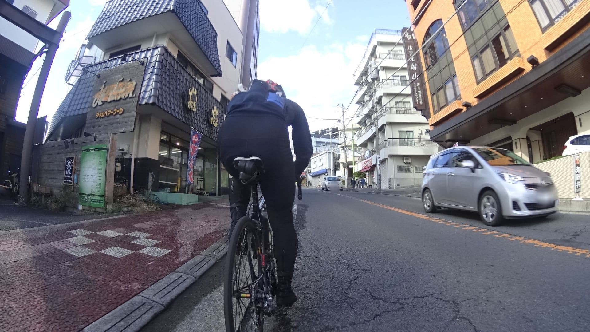 Street view near フォレストリゾート 湯河原温泉 ホテル城山, Manazuru — © tmogi21a (CC BY-SA · Mapillary)