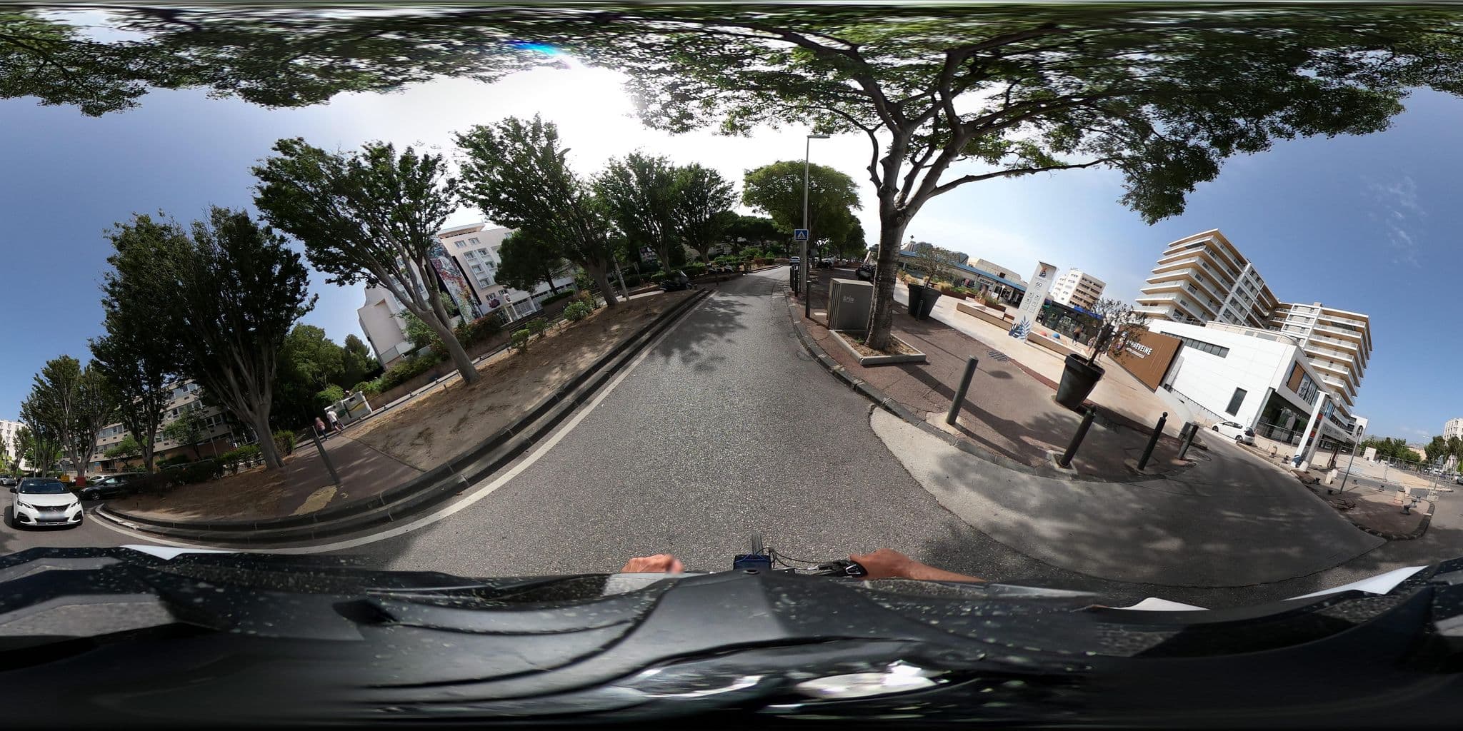 Street view near Le Drip's, Mazargues — © simon_geovelo (CC BY-SA · Mapillary)