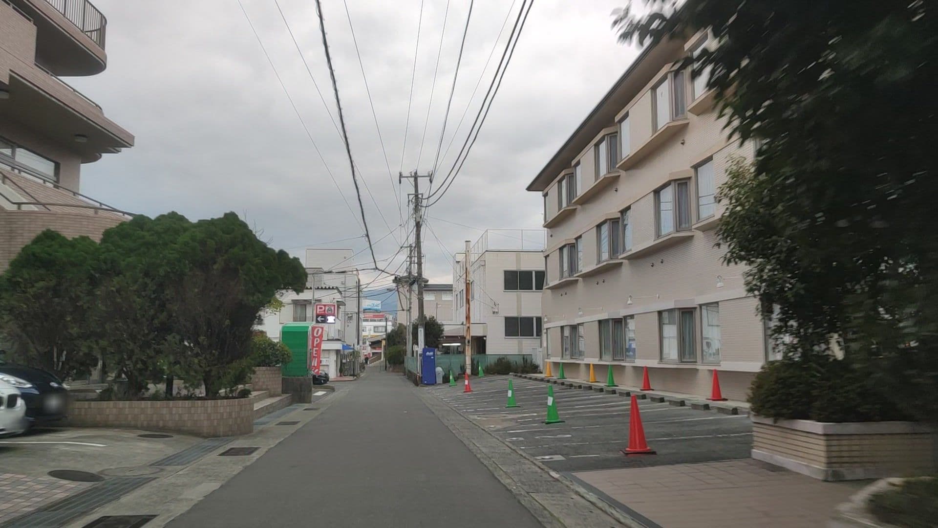 Street view near 鴨宮ステーションホテル, Kōzu — © drivephotograph (CC BY-SA · Mapillary)