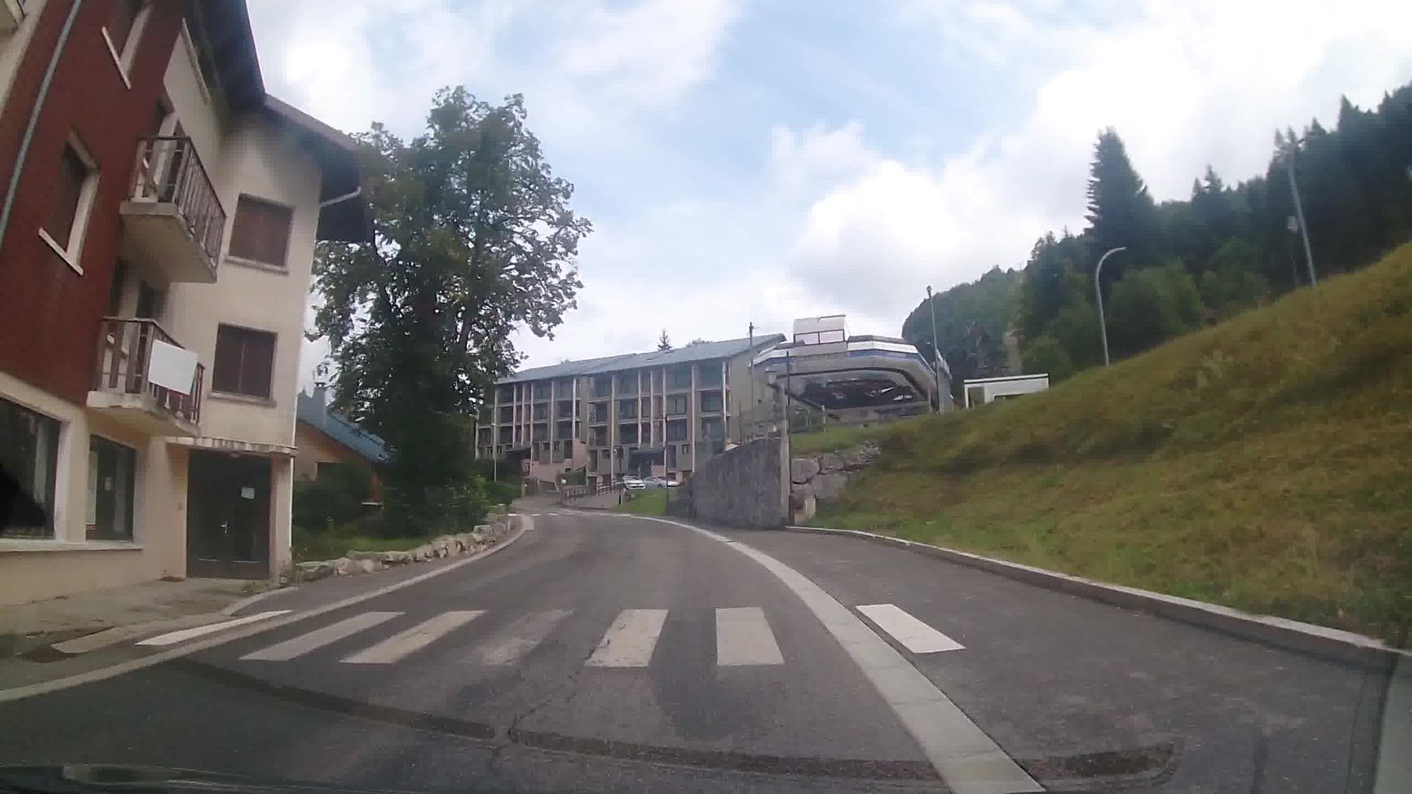 Street view near Gabelou Hôtel, Gex — © trigpoint (CC BY-SA · Mapillary)