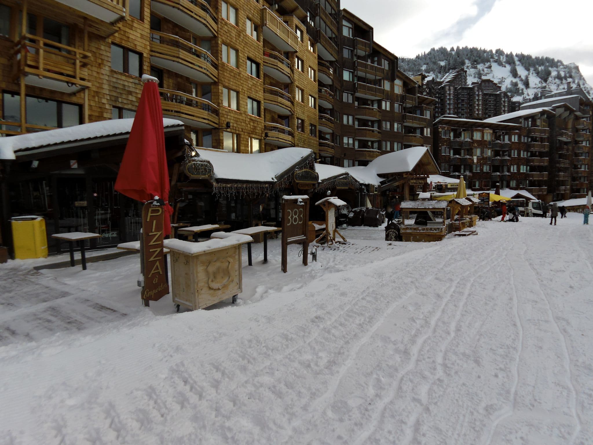 Street view near Les Fontaines Blanches, Morzine