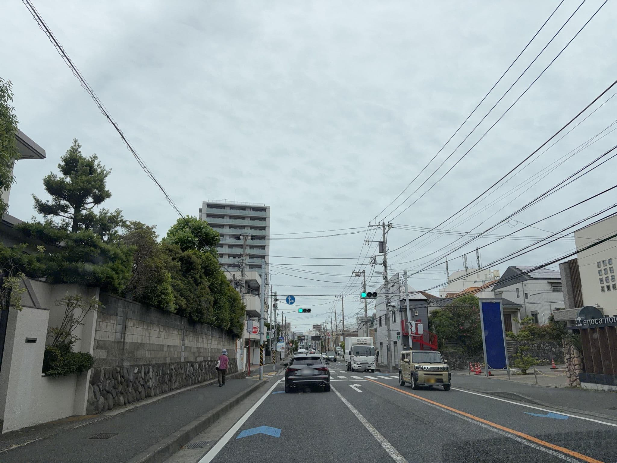 Street view near Enoca Hotel, Fujisawa — © T_M (CC BY-SA · Mapillary)