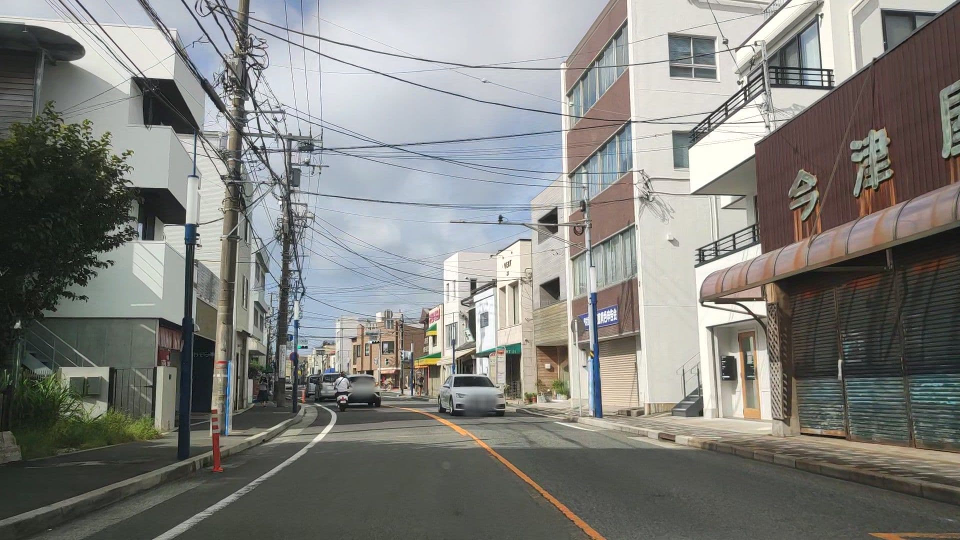 Street view near Hostel Yuigahama + Soba Bar, Kamakura — © drivephotograph (CC BY-SA · Mapillary)