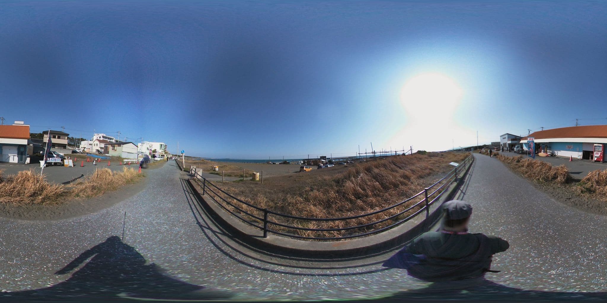 Street view near 浜辺の民宿 アサヒ荘, Chigasaki — © mura (CC BY-SA · Mapillary)