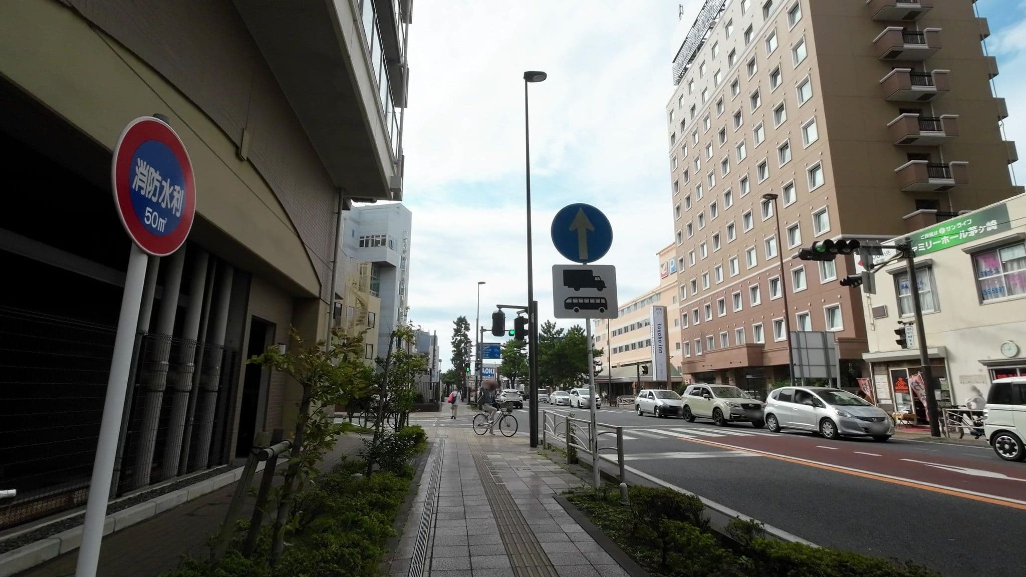 Street view near 東横イン 茅ヶ崎駅北口, Chigasaki — © drivephotograph (CC BY-SA · Mapillary)
