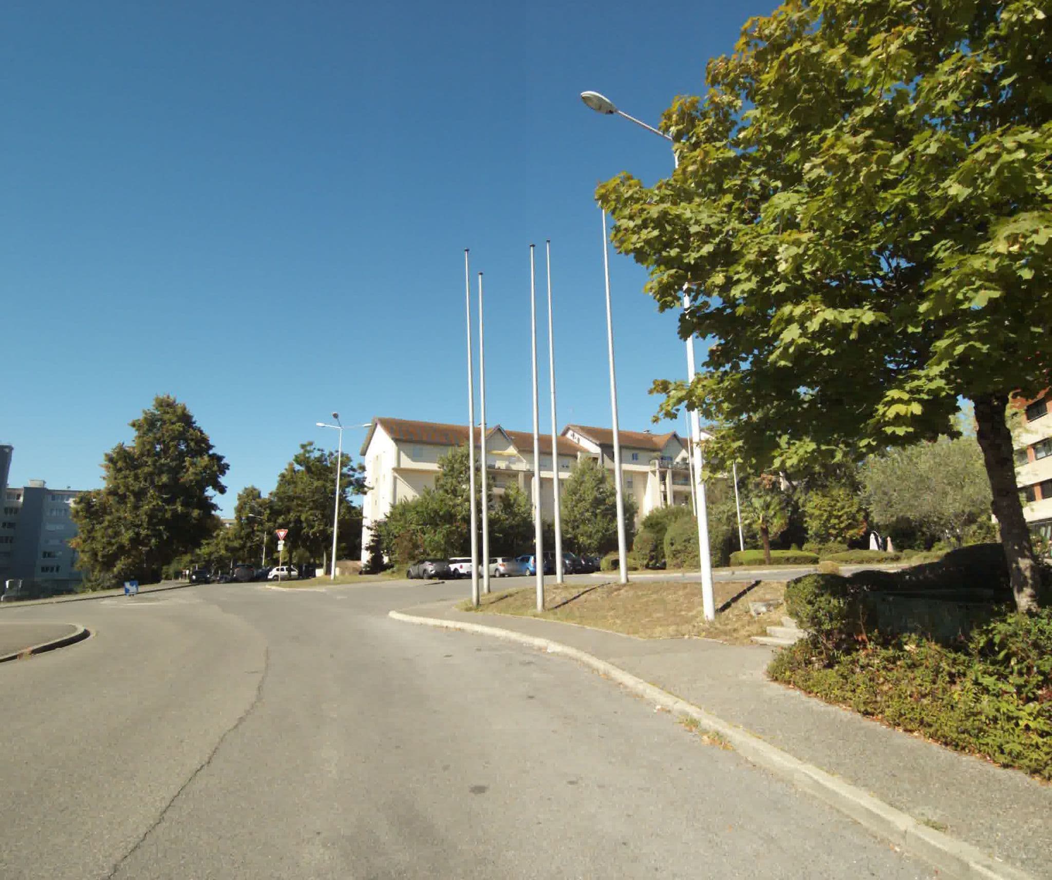 Street view near Hôtel Appart'City Genève aéroport Ferney Voltaire, Ferney-Voltaire — © sogefi (CC BY-SA · Mapillary)