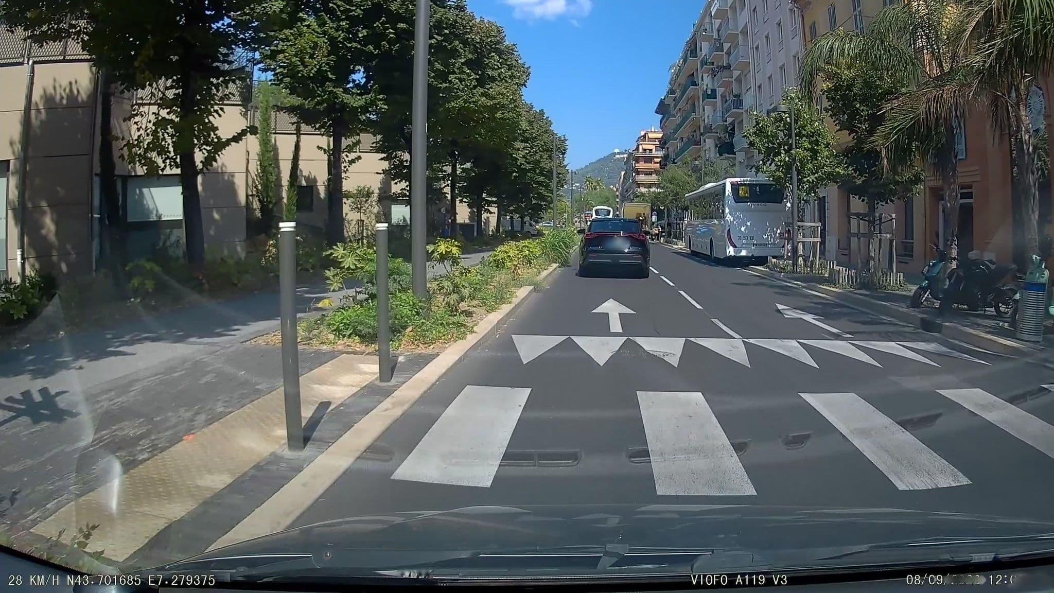 Street view near Campanile, Quartier du Port — © aSaWaWa (CC BY-SA · Mapillary)