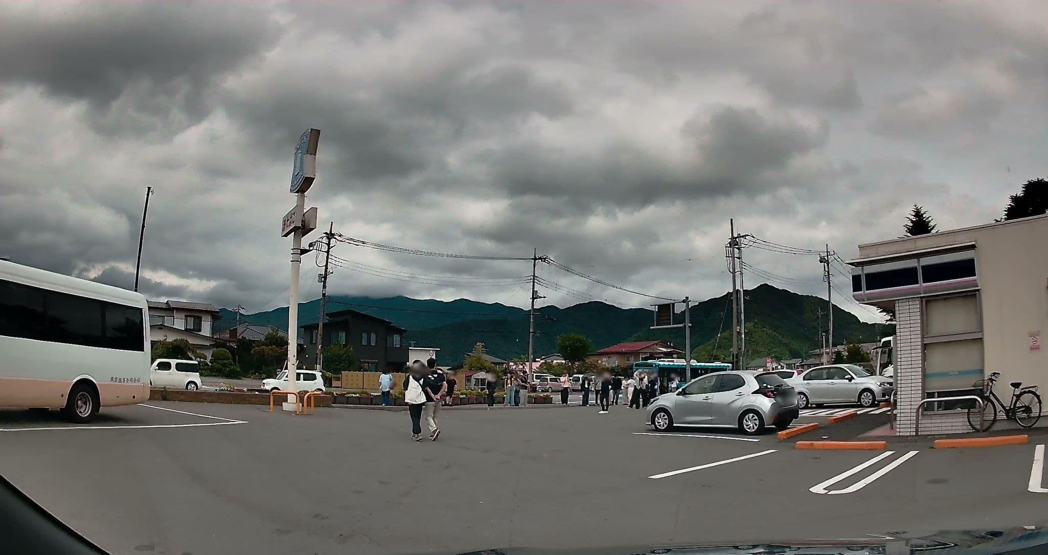 Street view near ニューハイツ, Narusawa — © irvinfly (CC BY-SA · Mapillary)
