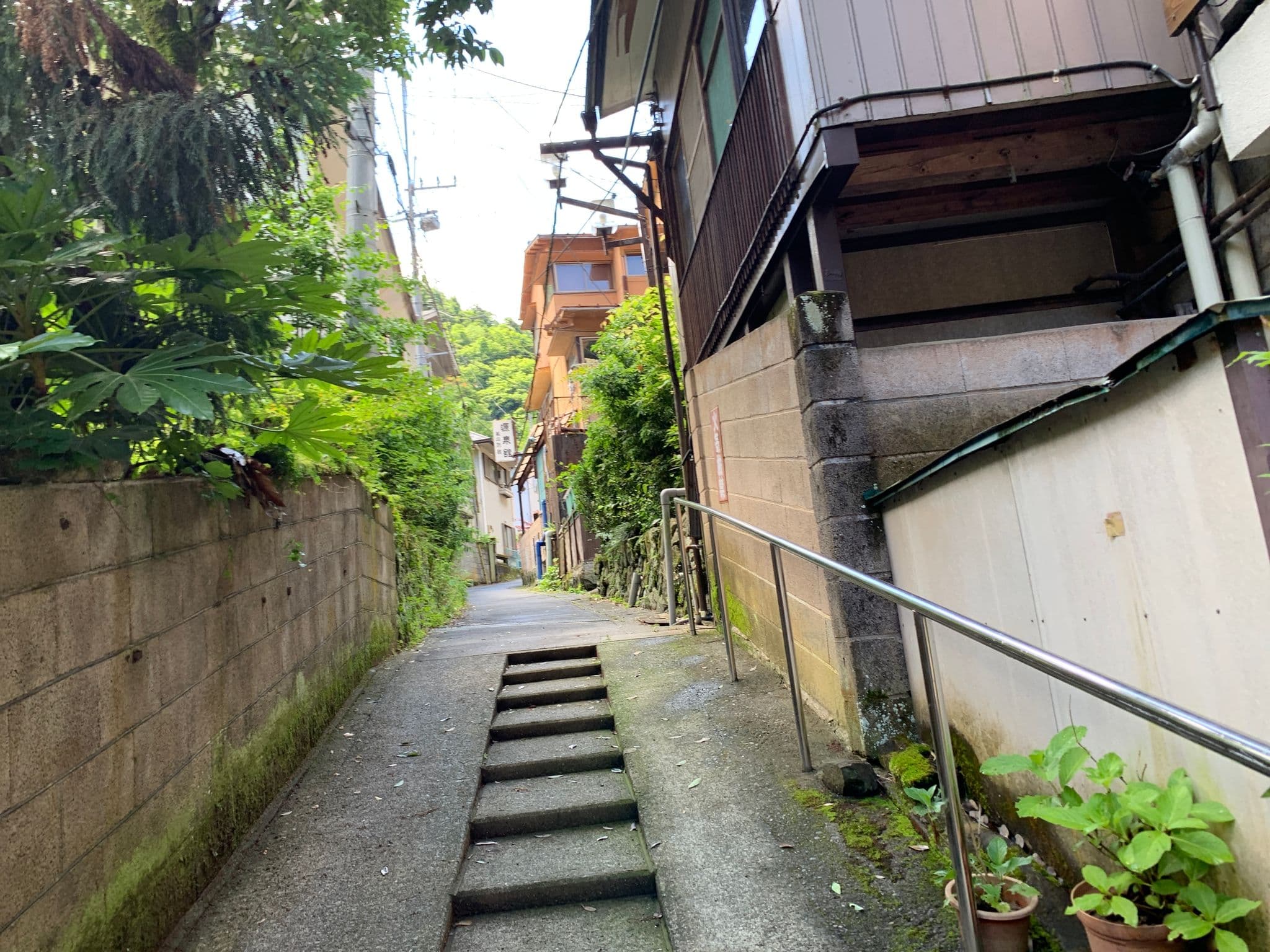 Street view near 裕貴屋, Iitomi — © studio2019 (CC BY-SA · Mapillary)