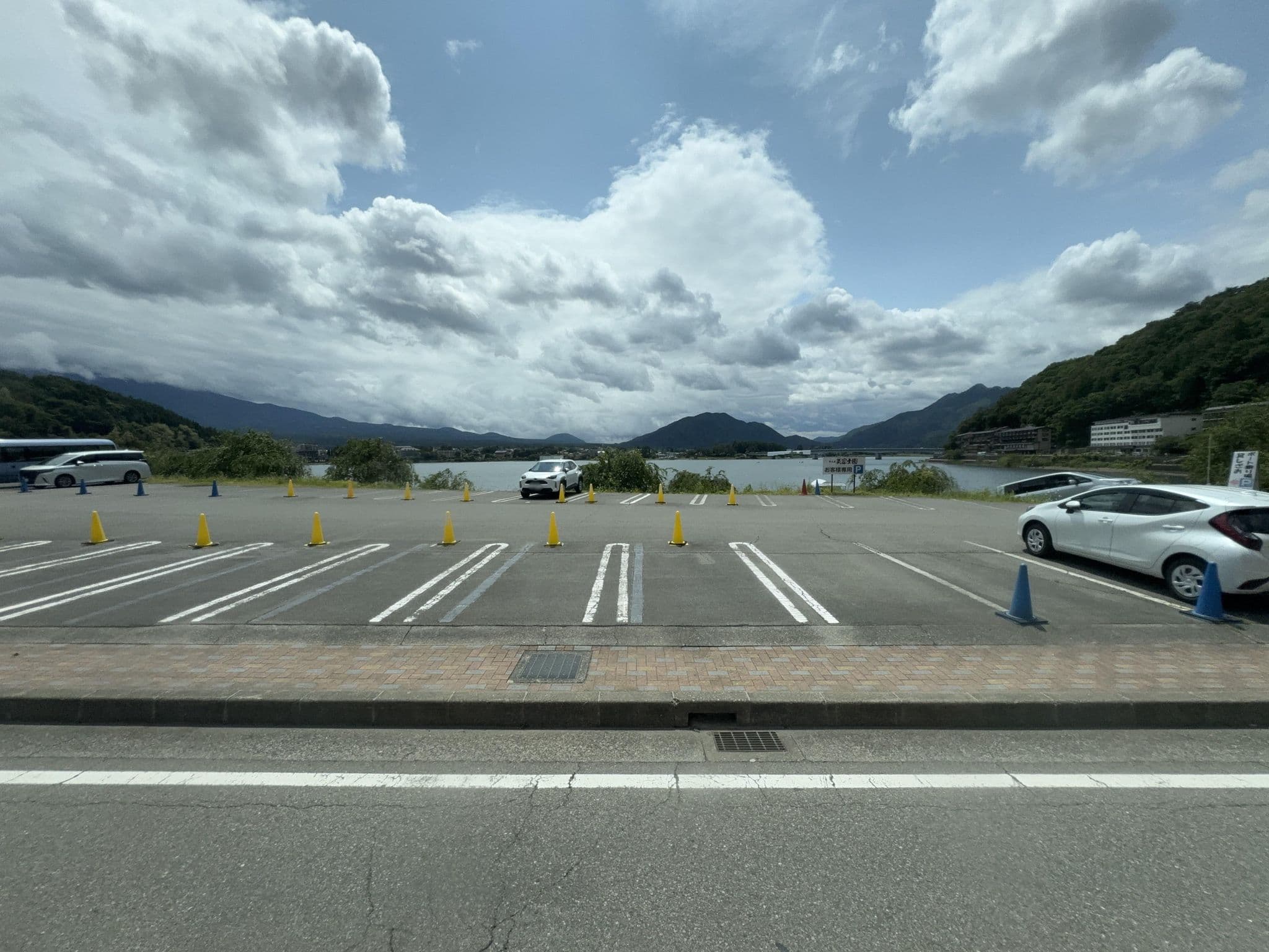 Street view near Asafuji, Onuma — © quickness805 (CC BY-SA · Mapillary)