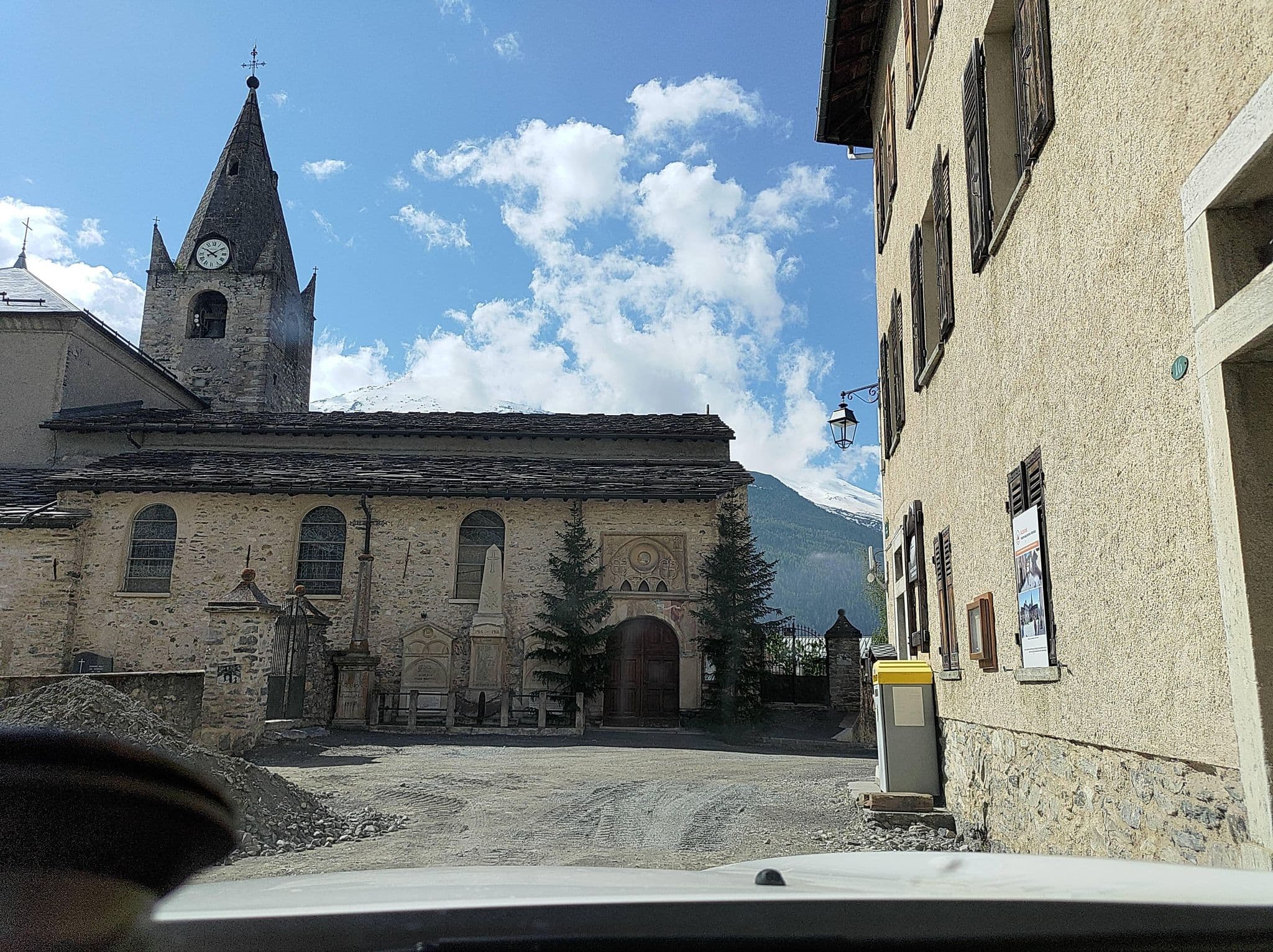 Street view near Alpina Lodge Vanoise, Modane — © MatthieuF4FNE (CC BY-SA · Mapillary)