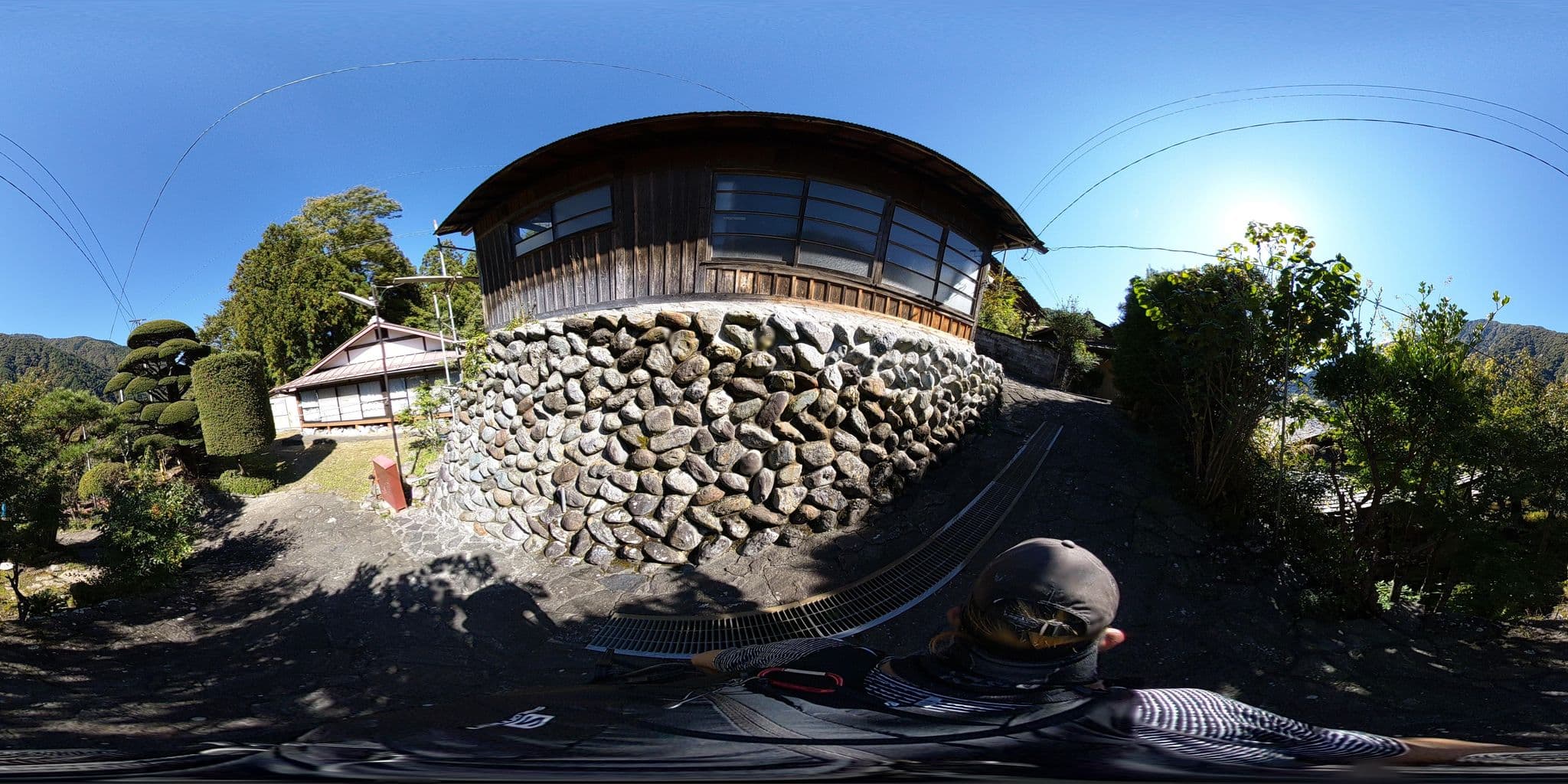 Street view near 万屋旅館, Iitomi — © yshayakawa (CC BY-SA · Mapillary)