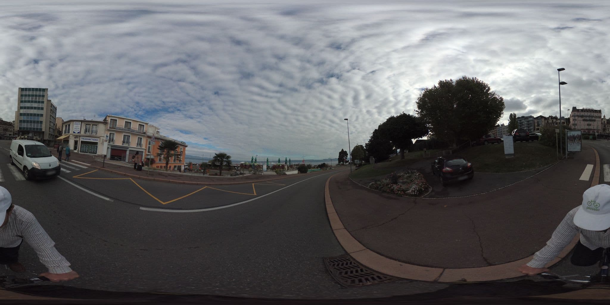 Street view near Alizé, Évian-les-Bains — © geovelo (CC BY-SA · Mapillary)