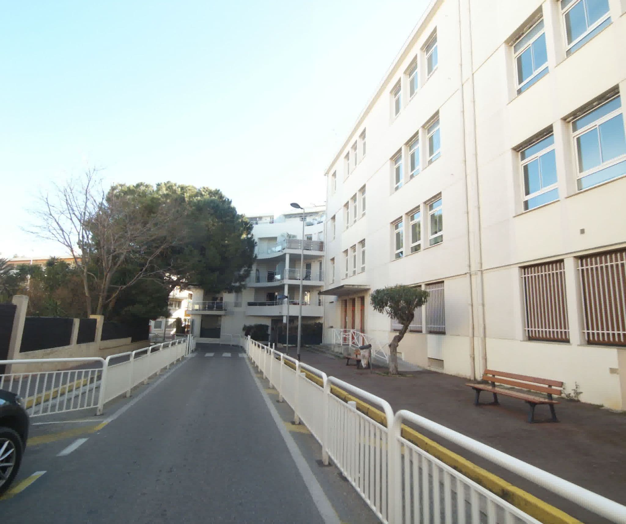 Street view near Hôtel Le Sud, Juan-les-Pins — © sogefi (CC BY-SA · Mapillary)