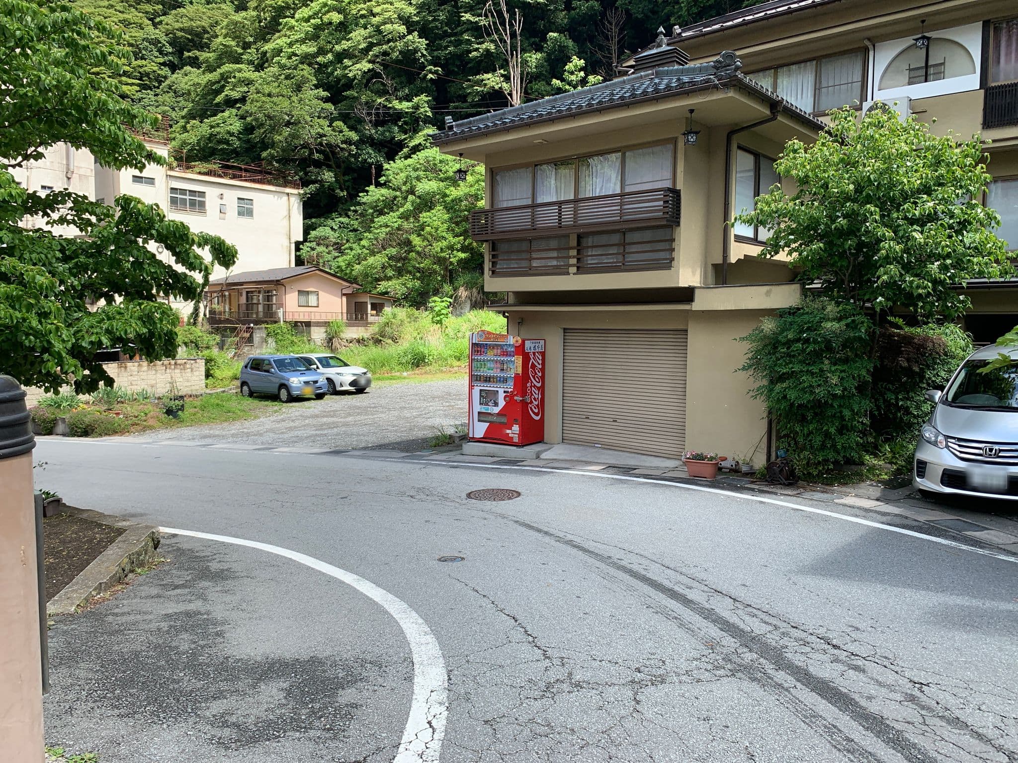 Street view near 橋本屋旅館, Iitomi — © studio2019 (CC BY-SA · Mapillary)