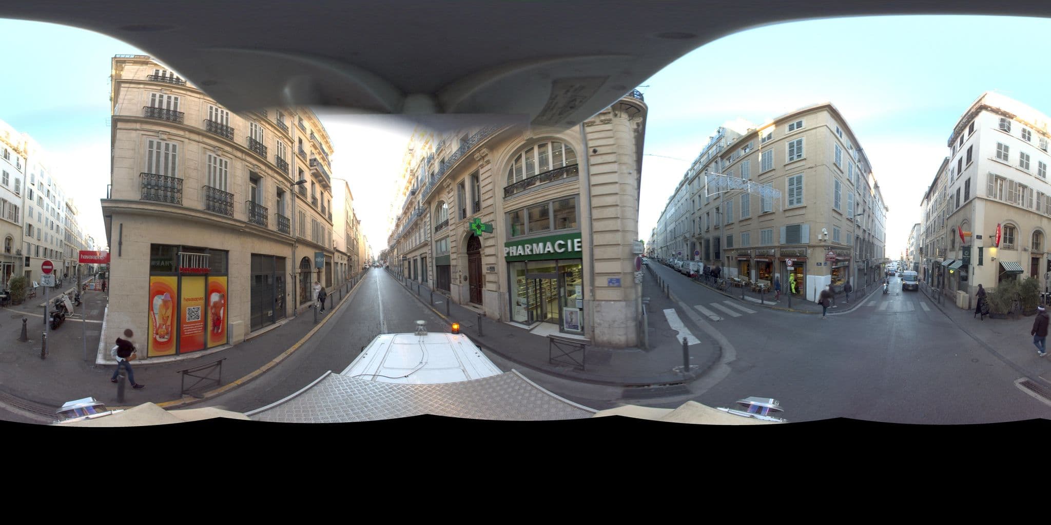 Street view near Hello Marseilles, Opéra — © Suez (CC BY-SA · Mapillary)