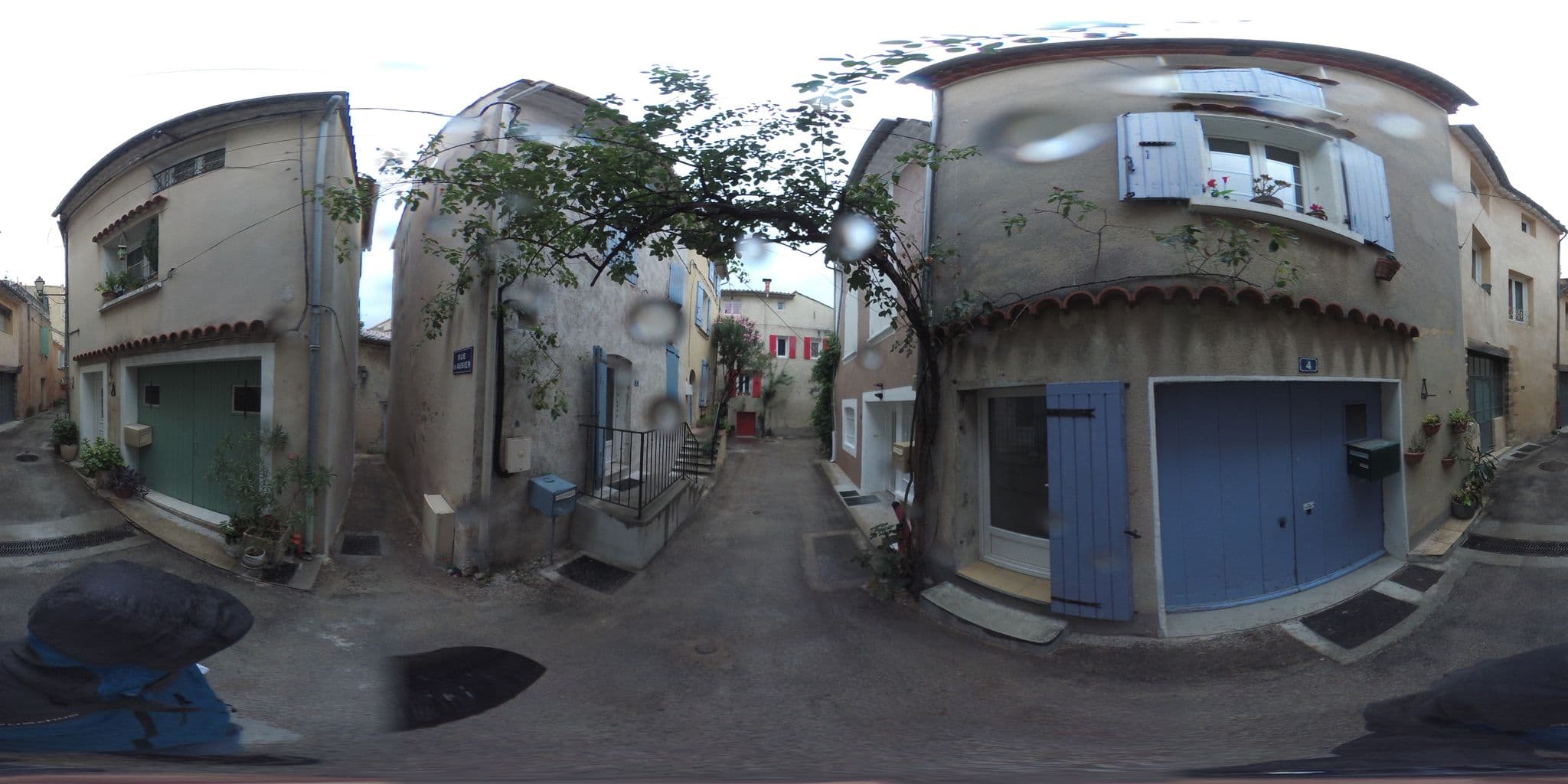 Street view near Domaine des Tilleuls, Malaucène — © arteragence (CC BY-SA · Mapillary)