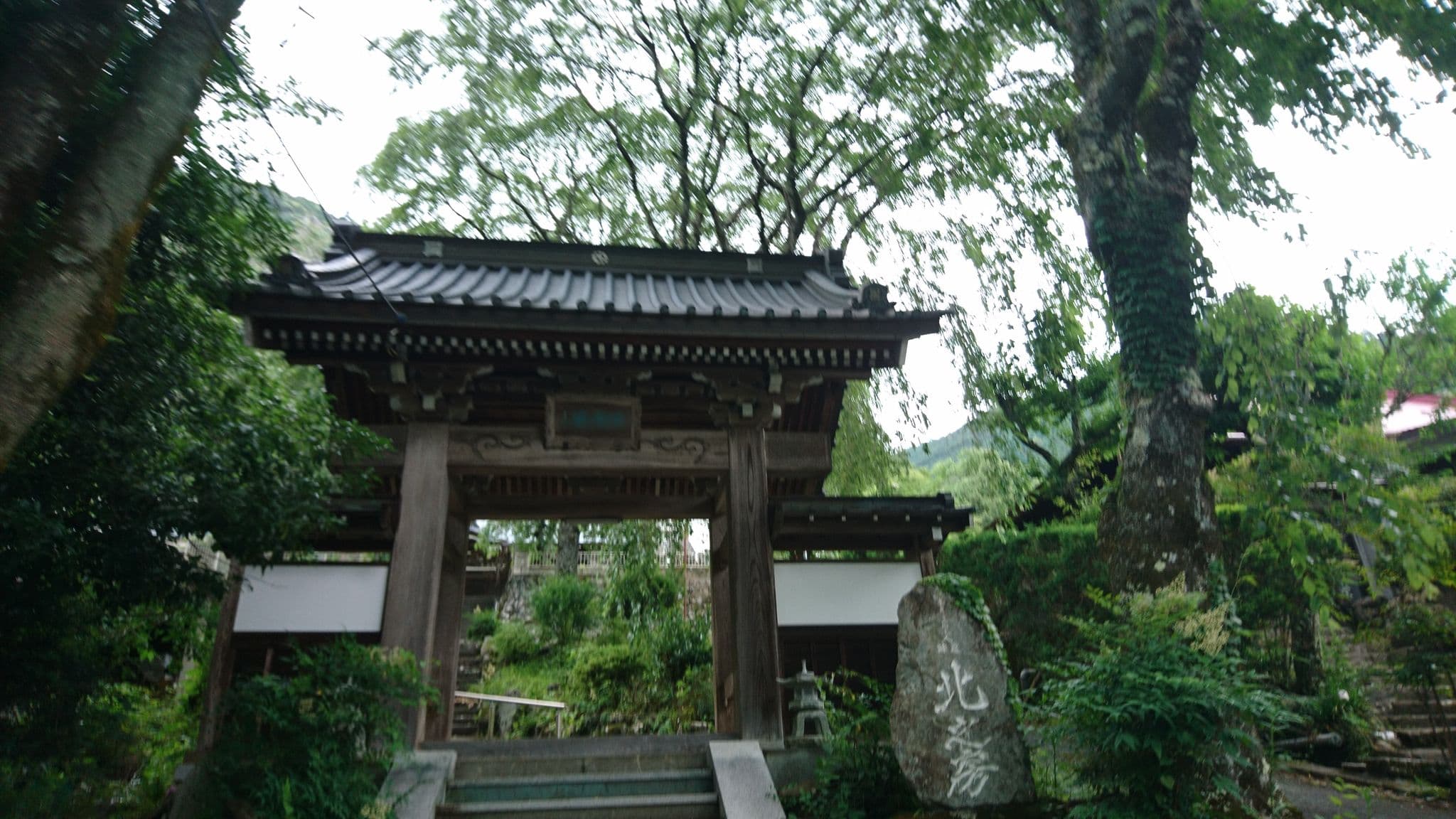 Street view near 身延山 岸之坊, Iitomi — © ywbc (CC BY-SA · Mapillary)