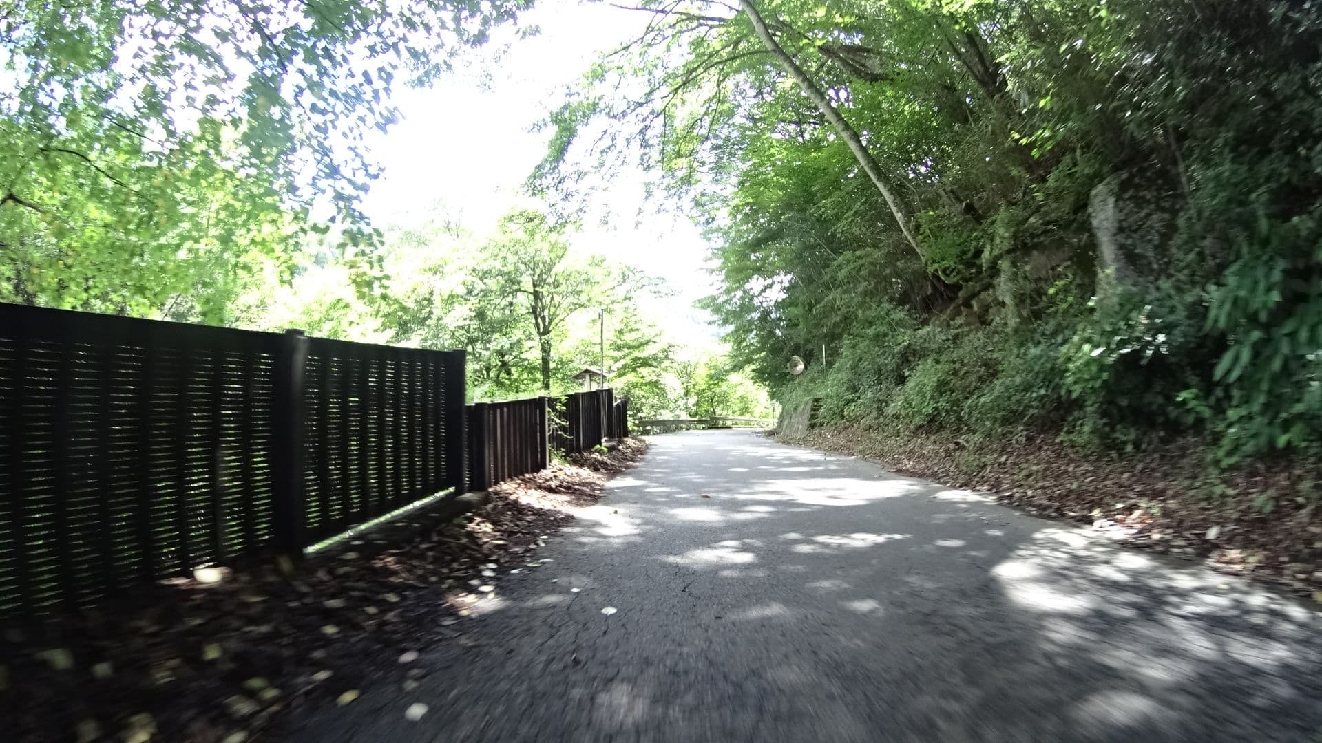 Street view near 嵯峨塩鉱泉 嵯峨塩館, Kōshū — © tmogi21a (CC BY-SA · Mapillary)