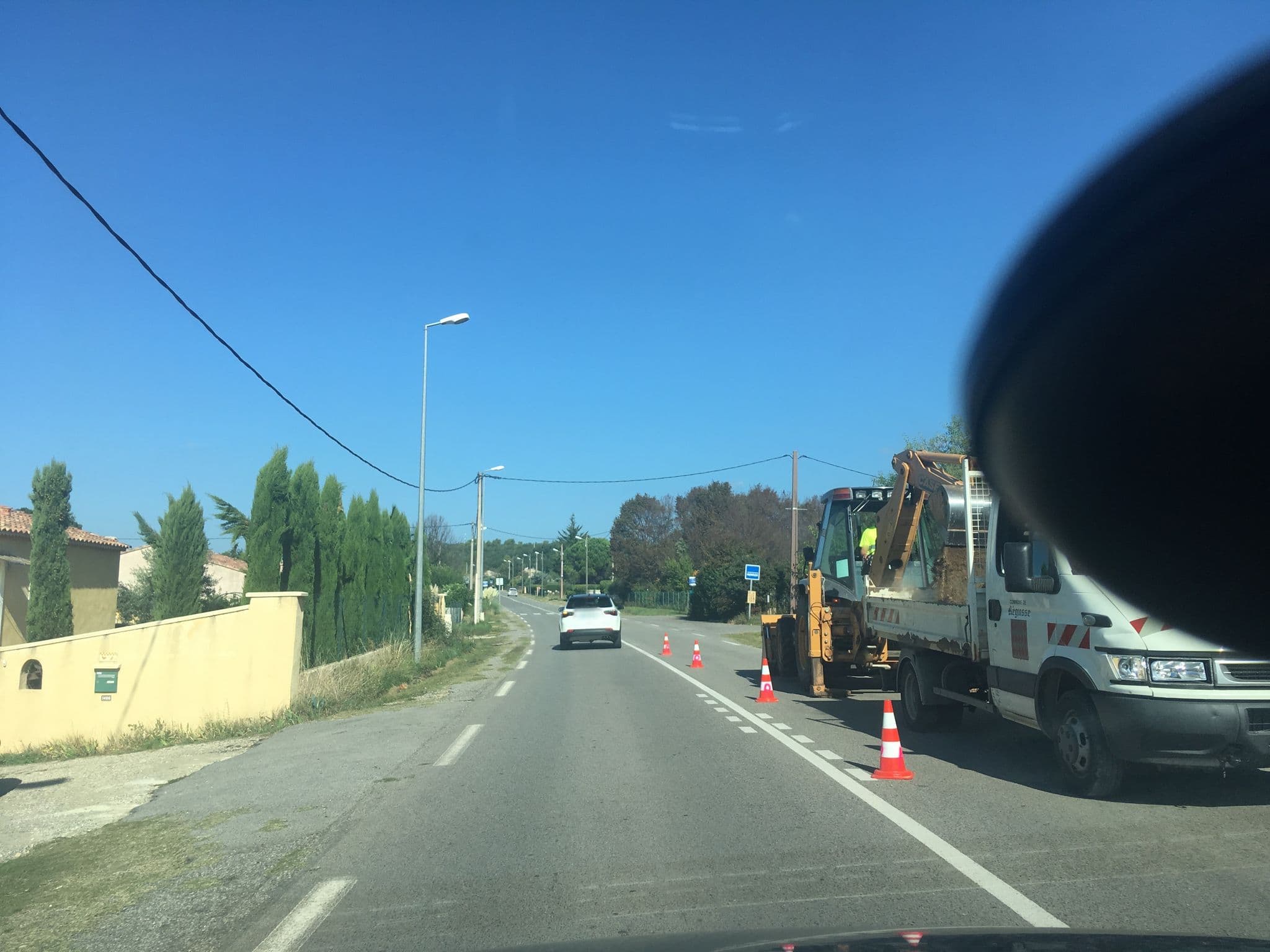 Street view near Les Chênes d'Or, Régusse — © phjarry (CC BY-SA · Mapillary)