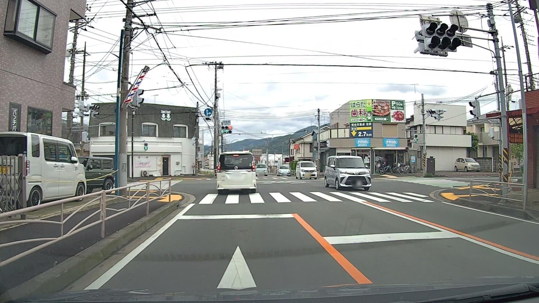 Street view near 道の駅そーし, Isehara — © mzaki (CC BY-SA · Mapillary)