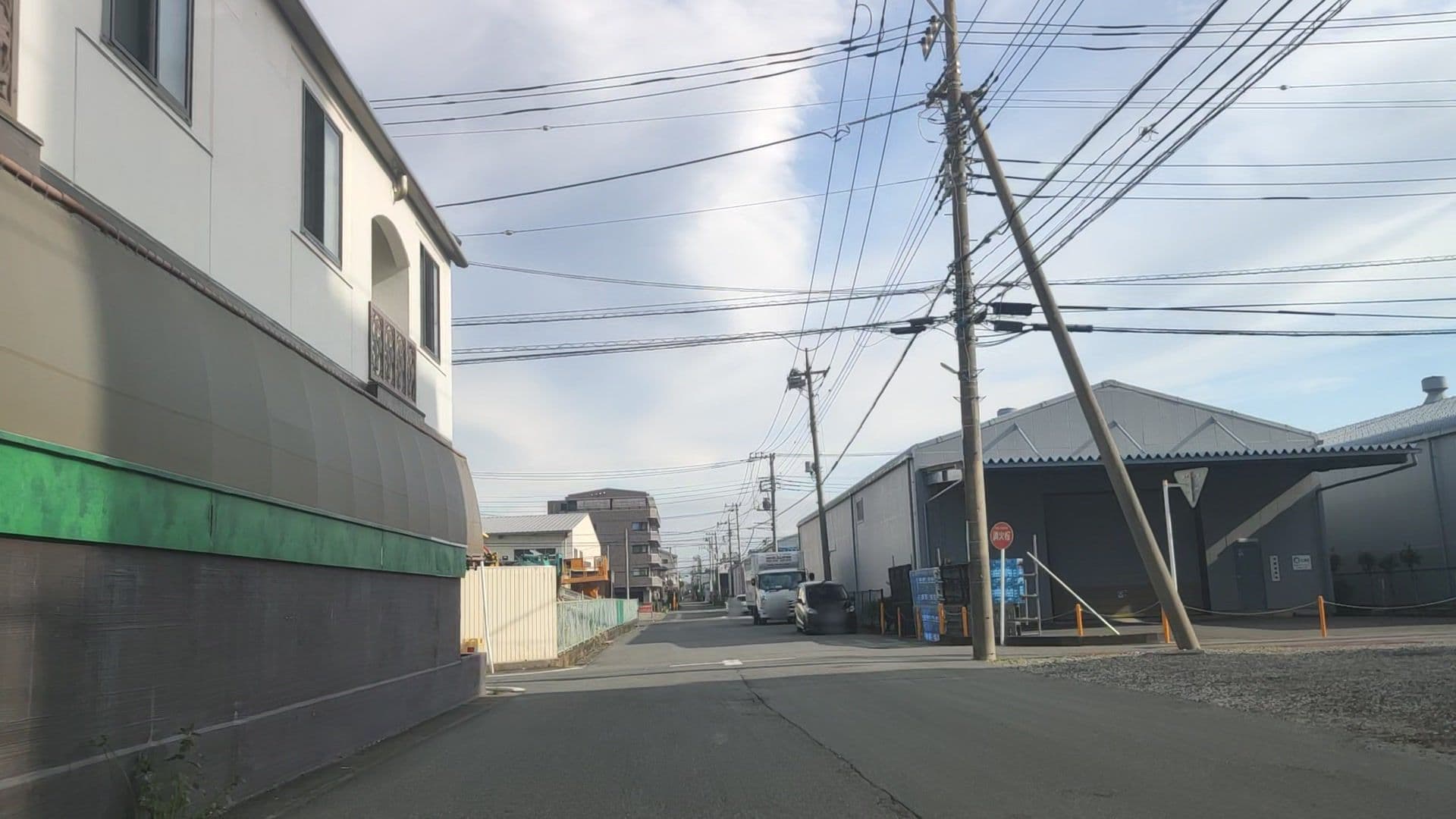 Street view near ホテルクイーンズタウンパート3, Atsugi — © drivephotograph (CC BY-SA · Mapillary)