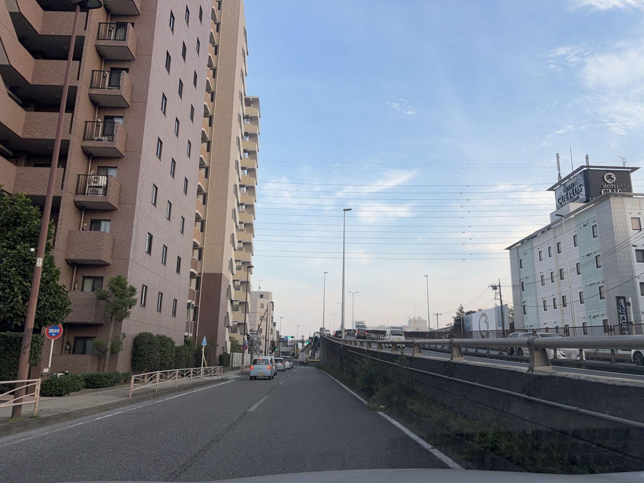 Street view near HOTELフェスタ厚木, Atsugi — © T_M (CC BY-SA · Mapillary)