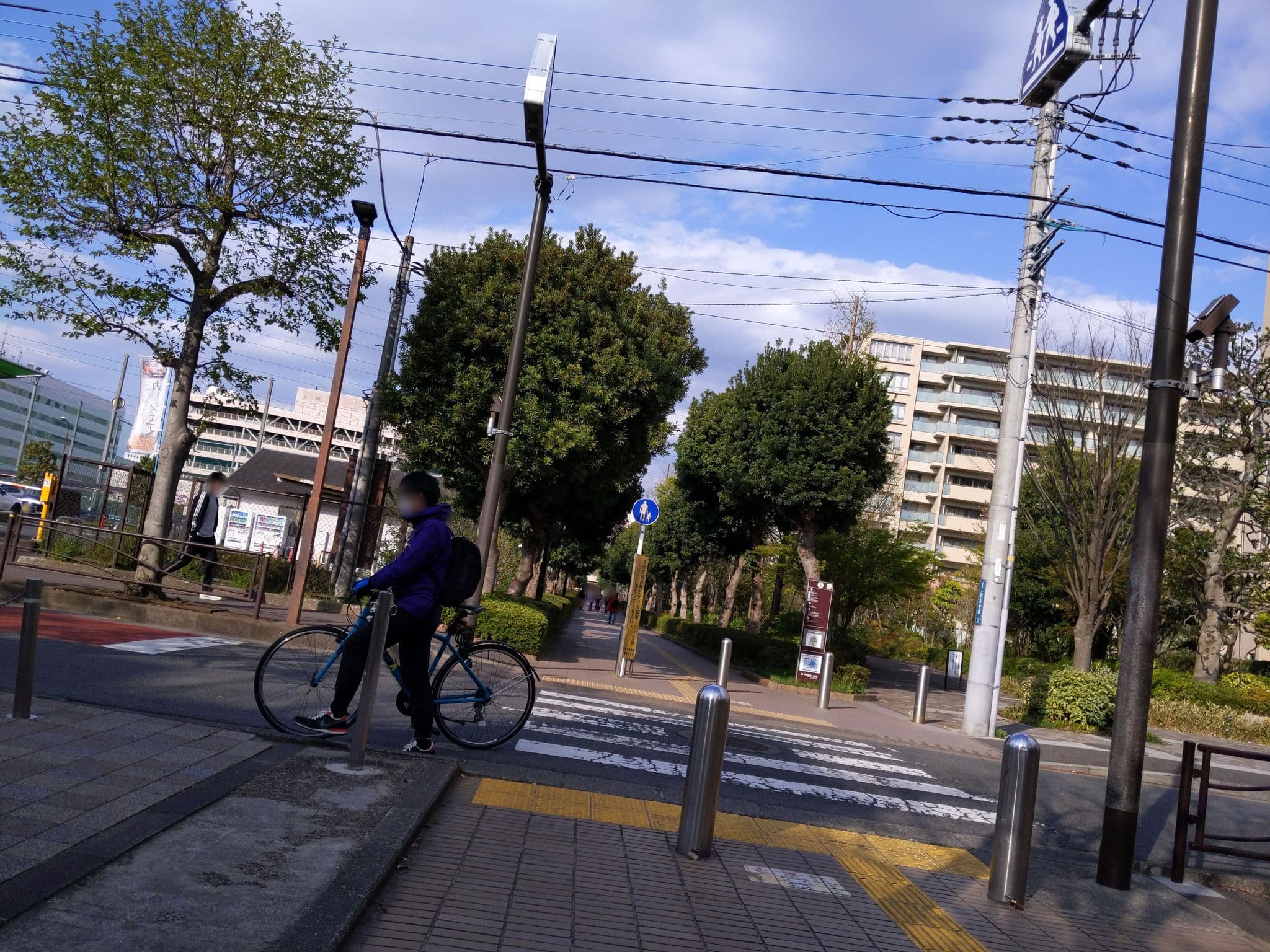 Street view near コゼット新百合ヶ丘, Inagi — © u20 (CC BY-SA · Mapillary)