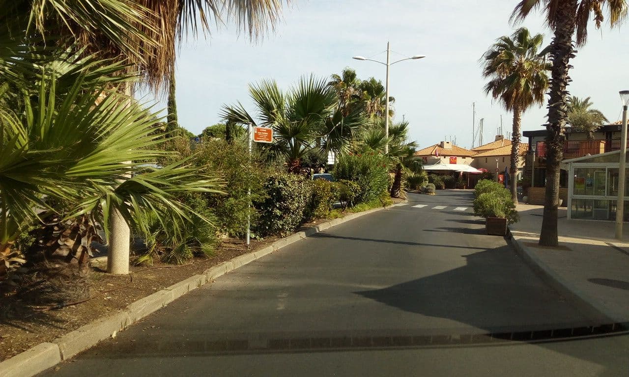 Street view near Hôtel Baptistin, Le Lavandou — © selfishseahorse (CC BY-SA · Mapillary)