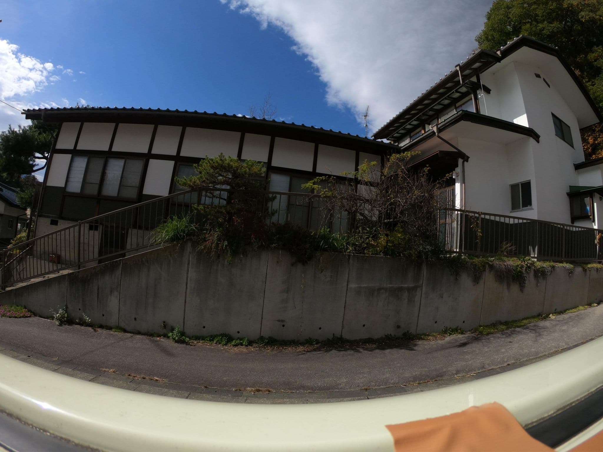 Street view near 中央館, Koumibara — © 24dakenlo (CC BY-SA · Mapillary)