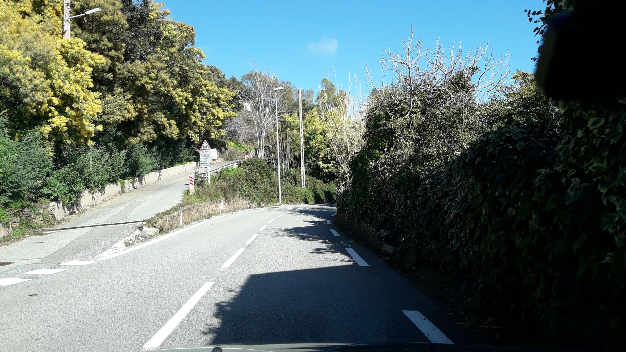 Street view near Relais des Calanques, Théoule-sur-Mer — © eric_s (CC BY-SA · Mapillary)