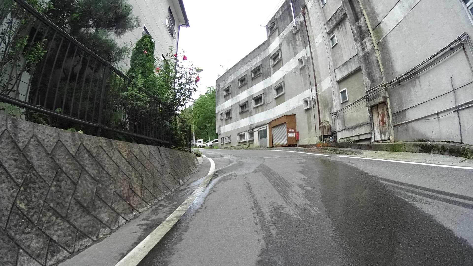 Street view near 増富ラジウム温泉, Hokuto — © tmogi21a (CC BY-SA · Mapillary)