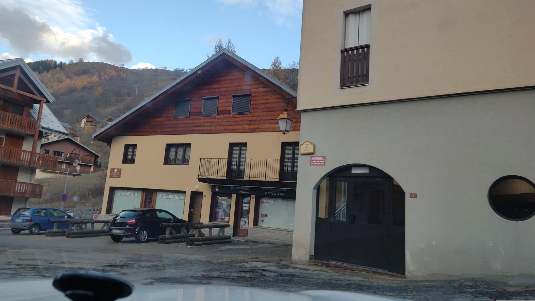 Street view near Hôtel les Essarts, Valloire