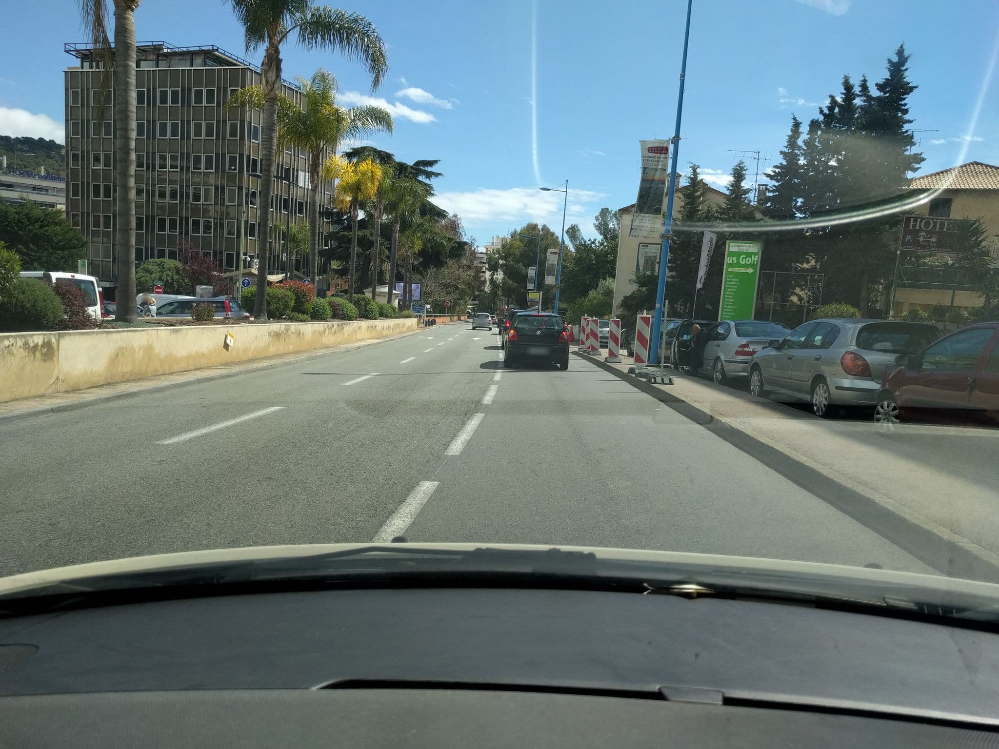 Street view near Balladins Cannes Le Cannet, Le Cannet — © baptistemm (CC BY-SA · Mapillary)
