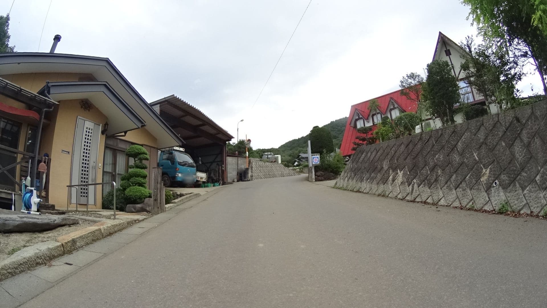 Street view near ロッヂ飯盛山, Uminokuchi — © tmogi21a (CC BY-SA · Mapillary)