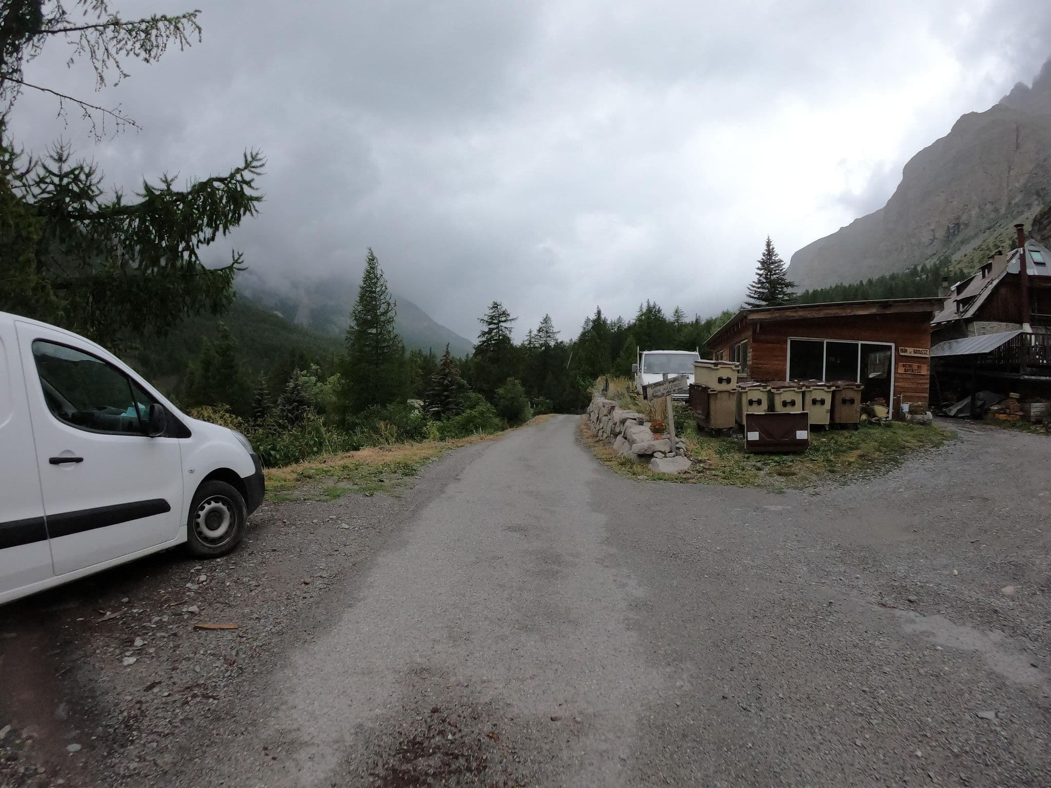 Street view near Les Cordiers, Barcelonnette — © joostjakob (CC BY-SA · Mapillary)