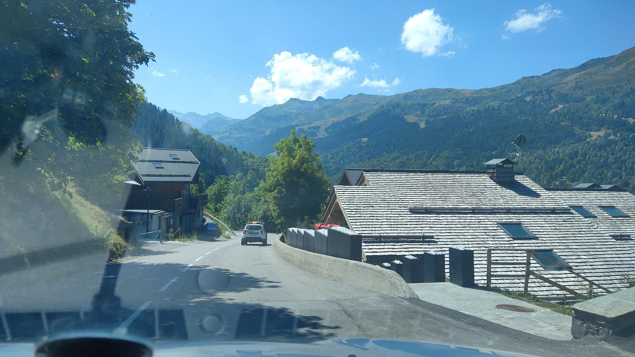 Street view near Chalet La Tourterelle, Méribel — © MatthieuF4FNE (CC BY-SA · Mapillary)